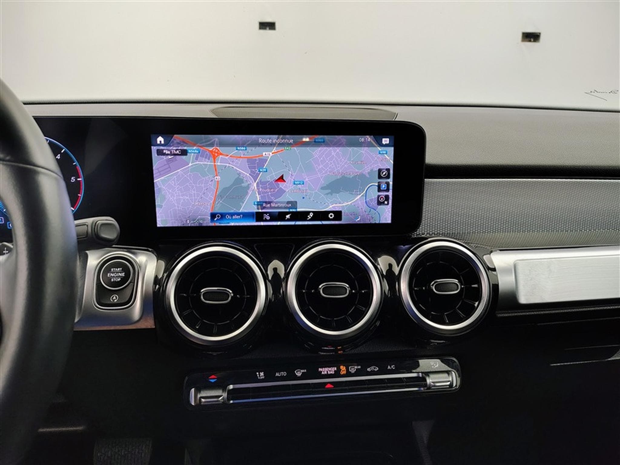 Mercedes GLB 180 **AUTO/NAVI/CARPLAY/CAMERA/7PLACES/SG CH** (2023) - Photo 10