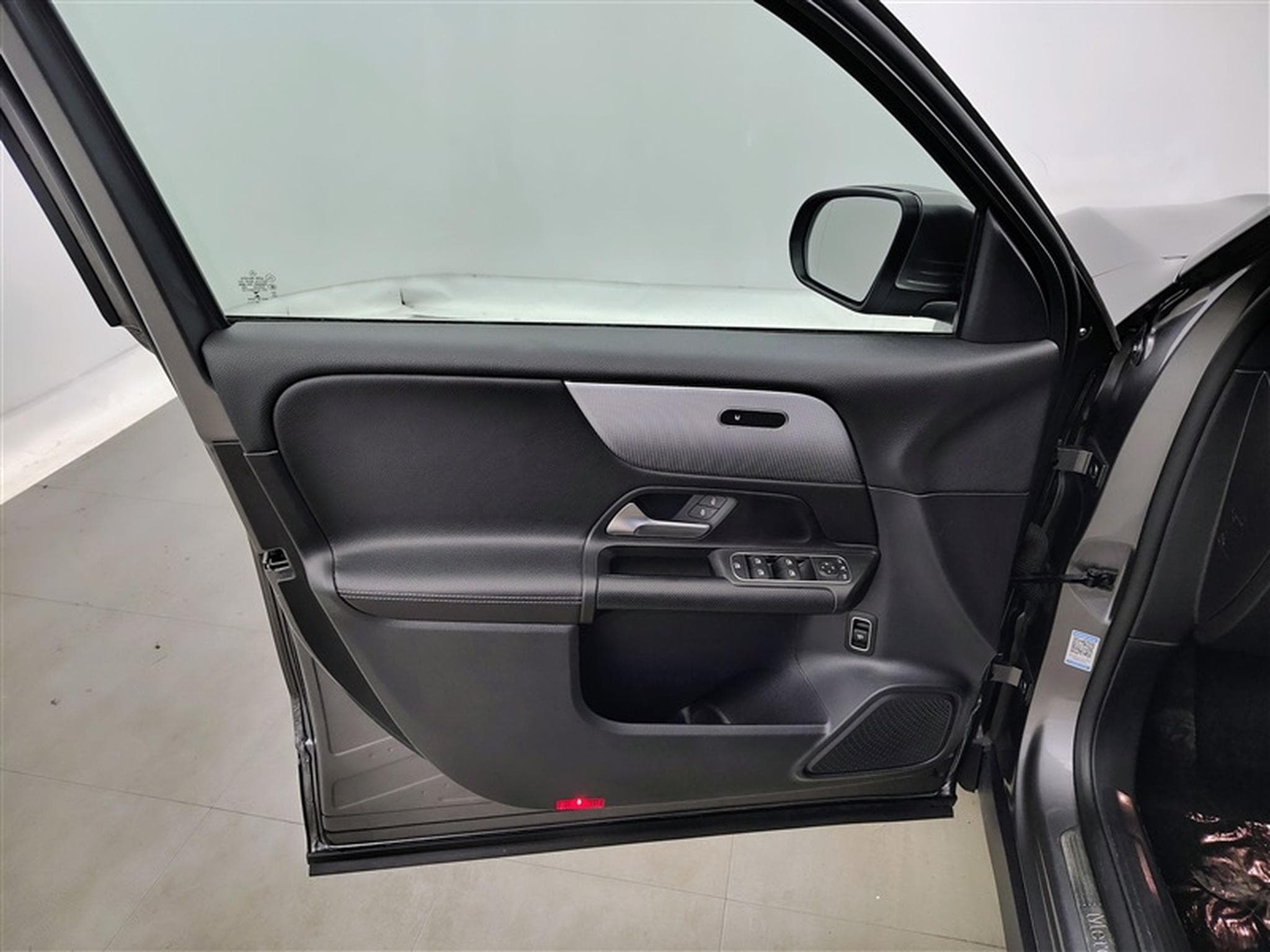 Mercedes GLB 180 **AUTO/NAVI/CARPLAY/CAMERA/7PLACES/SG CH** (2023) - Photo 16