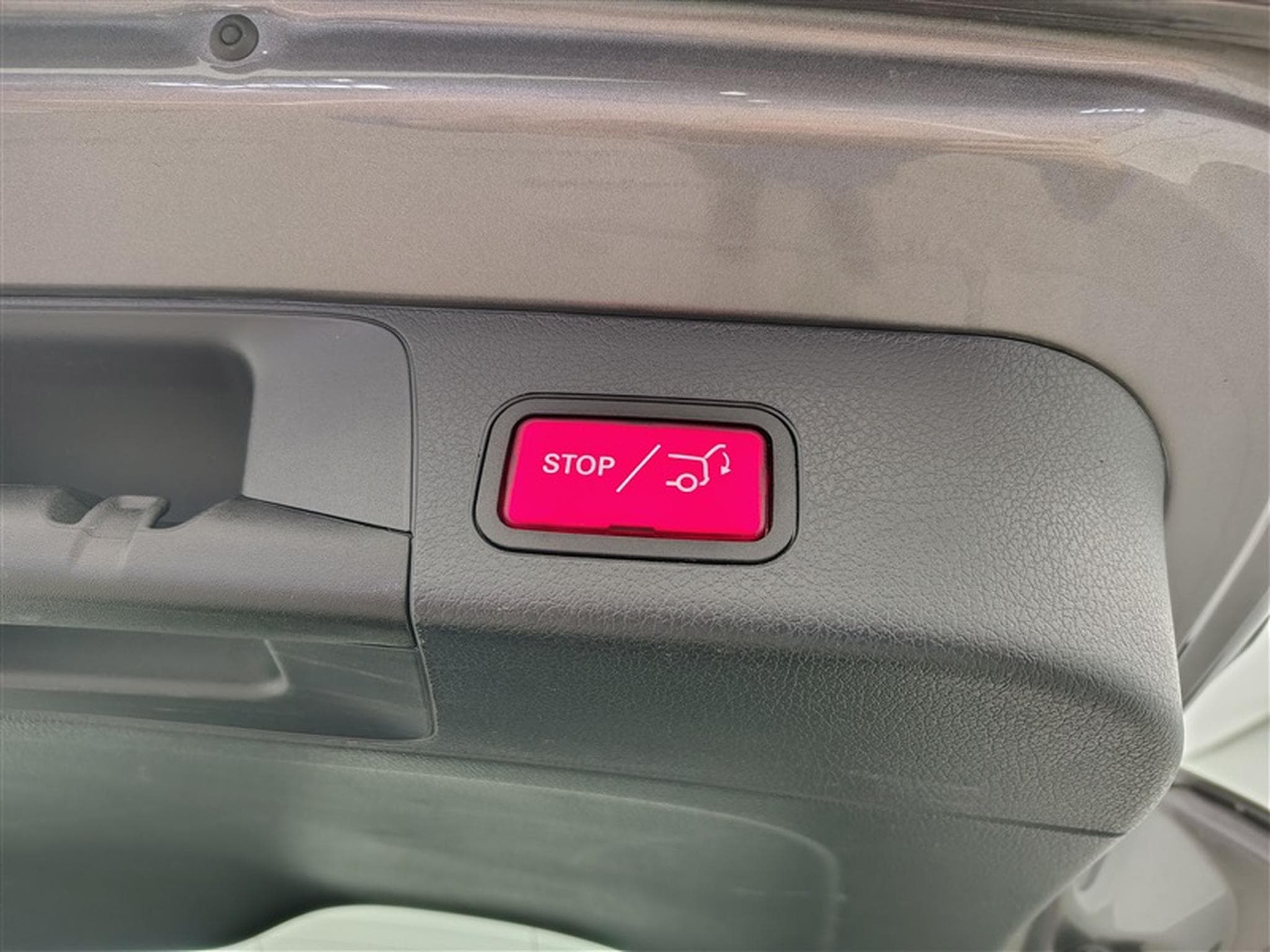 Mercedes GLB 180 **AUTO/NAVI/CARPLAY/CAMERA/7PLACES/SG CH** (2023) - Photo 18