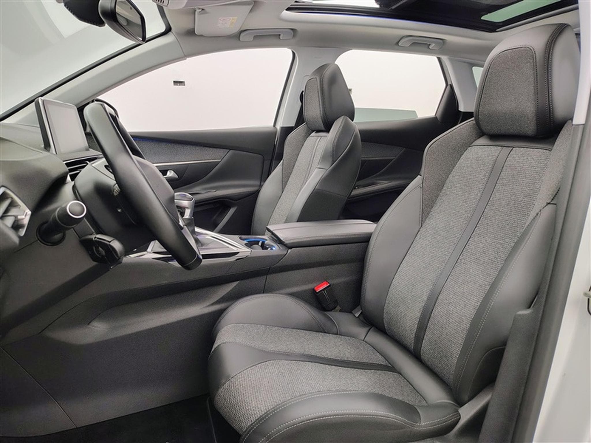 Peugeot 3008 1.2 PureTech Allure°NAV°CARPLAY°CAM°PDC°JA18 (2020) - Photo 7
