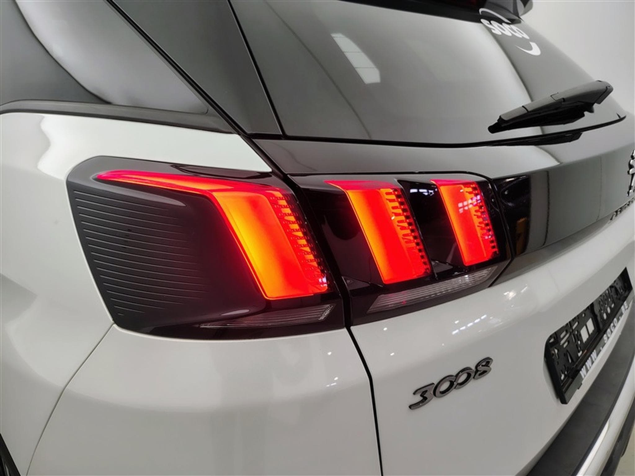 Peugeot 3008 1.2 PureTech Allure°NAV°CARPLAY°CAM°PDC°JA18 (2020) - Photo 16