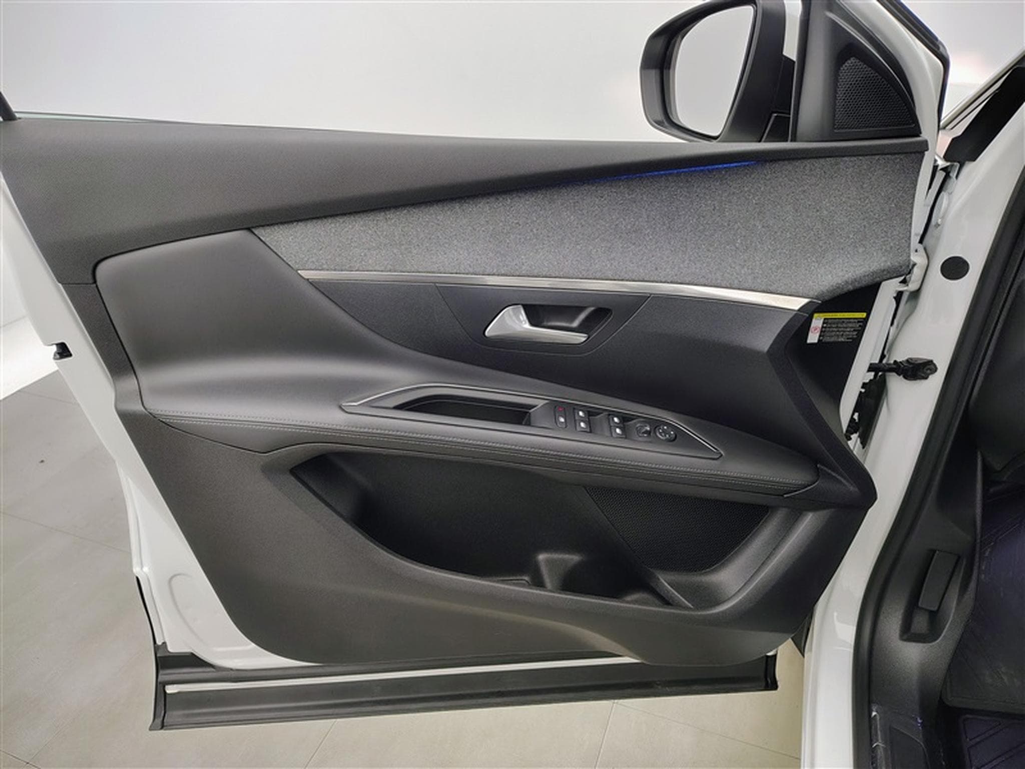 Peugeot 3008 1.2 PureTech Allure°NAV°CARPLAY°CAM°PDC°JA18 (2020) - Photo 17