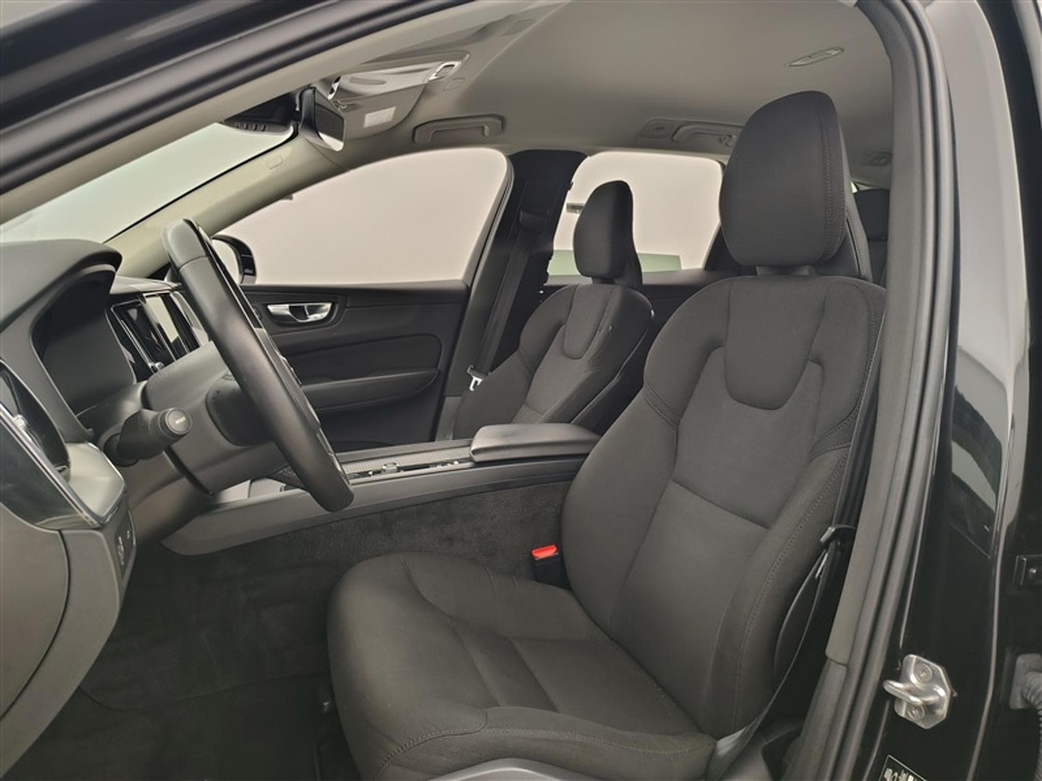 Volvo XC60 2.0 B4 Momentum Pro Gear. (2021) - Photo 7