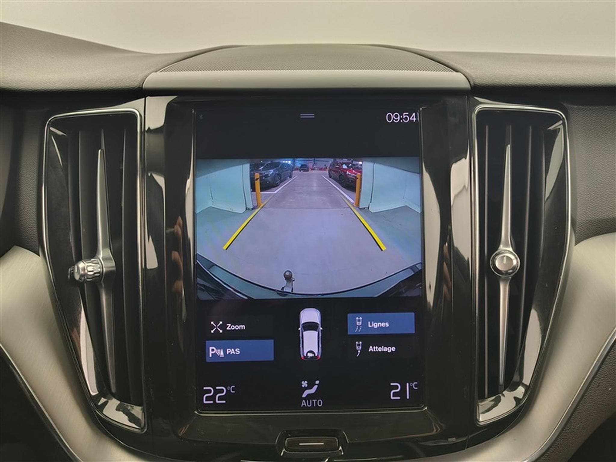 Volvo XC60 2.0 B4 Momentum Pro Gear. (2021) - Photo 18
