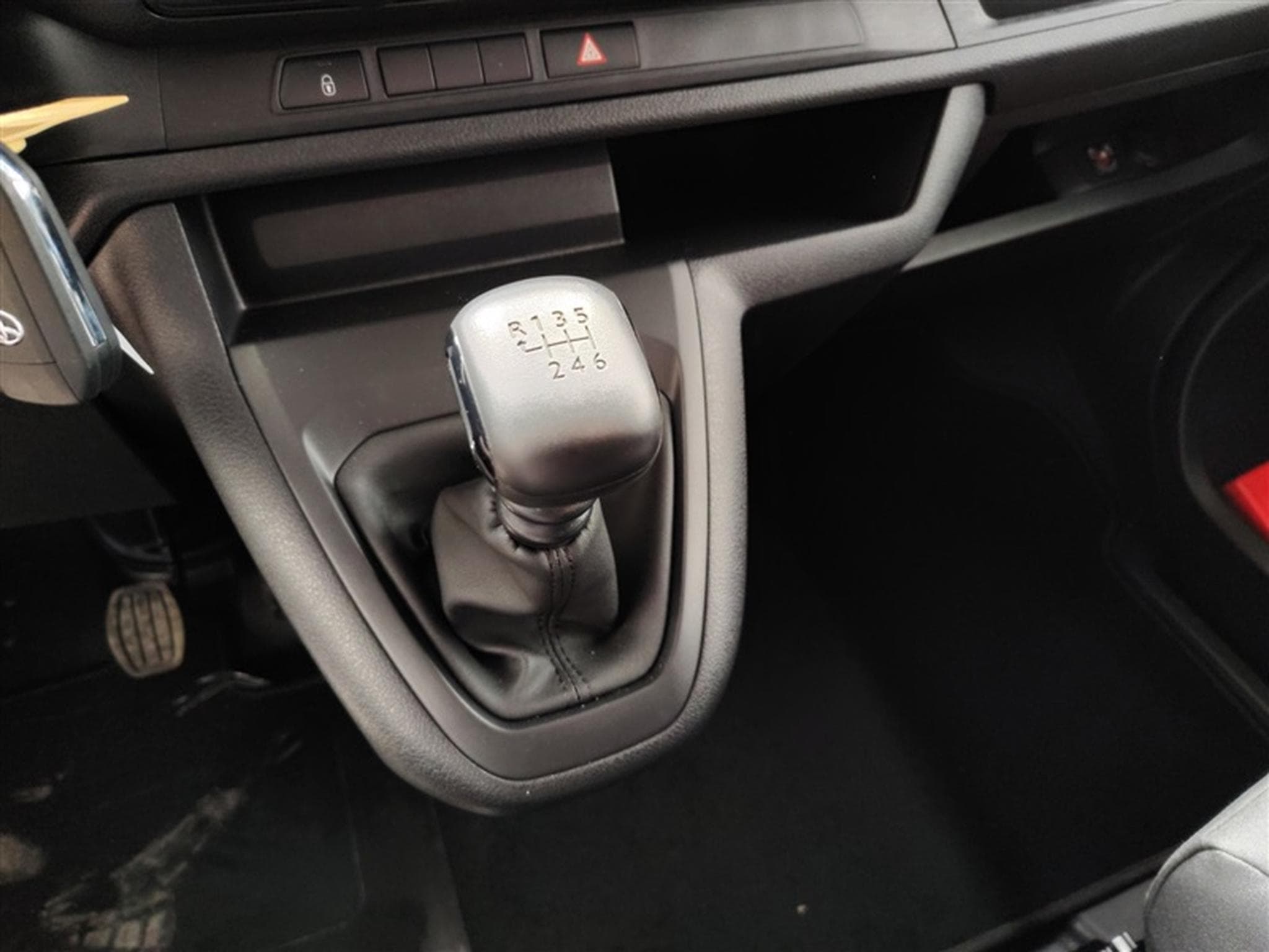 Toyota Proace 2.0 D-4D 145Cv 8PL CLIM / TEL / PDC AR (2025) - Photo 12
