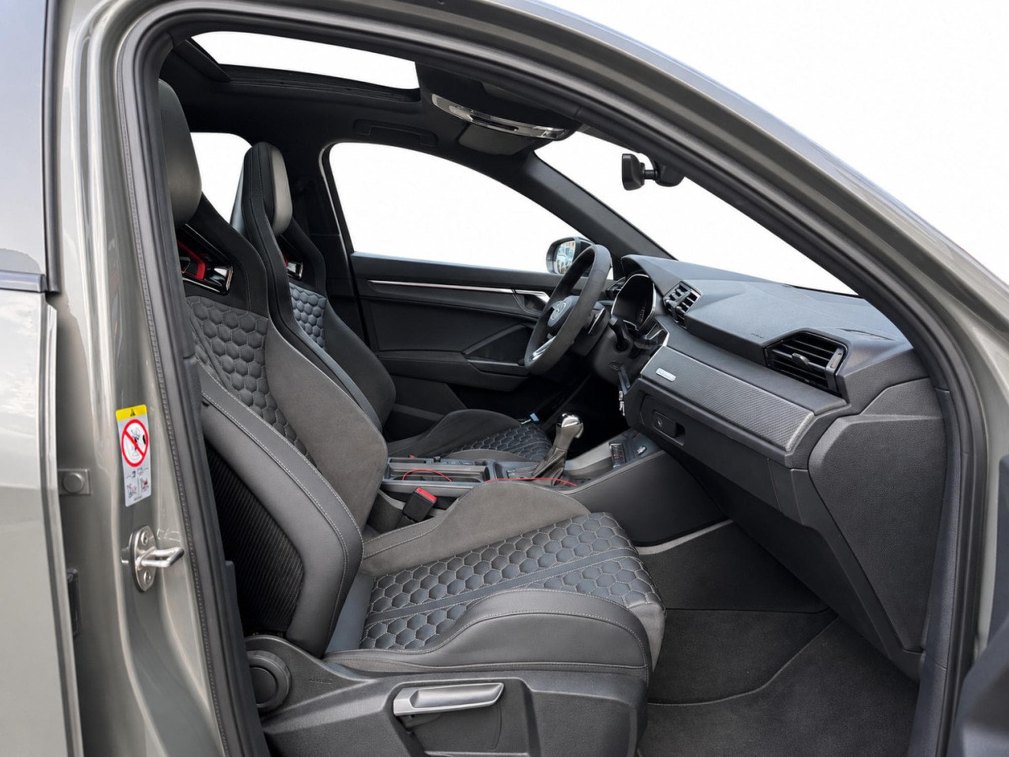 Audi RSQ3 10 YEARS EDITION 2.5 TFSI SPORTBACK QUATTRO SONOS PANO CUIR (2024) - Photo 4