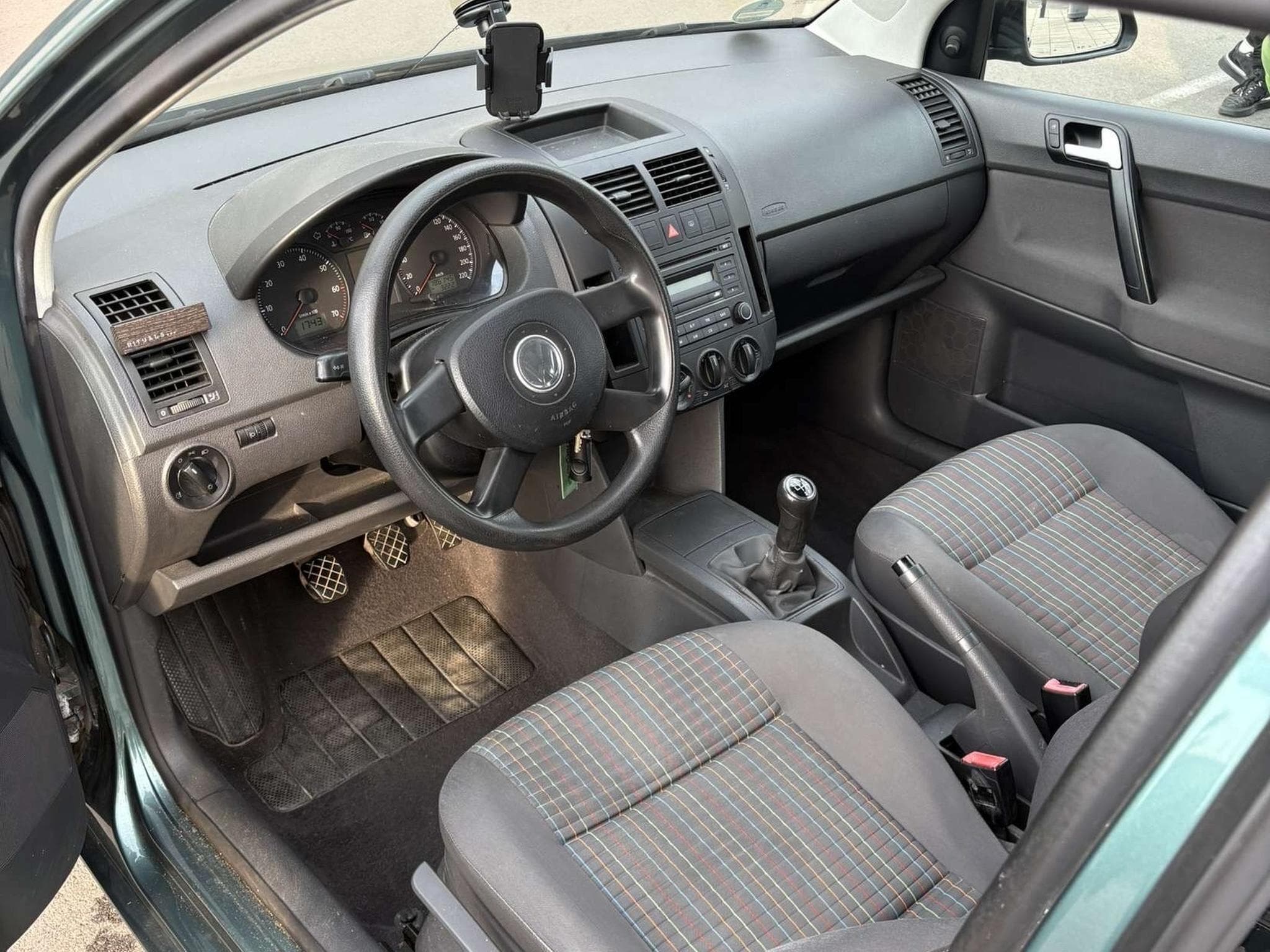 VW Polo 1.2 Essence (2005) - Photo 3