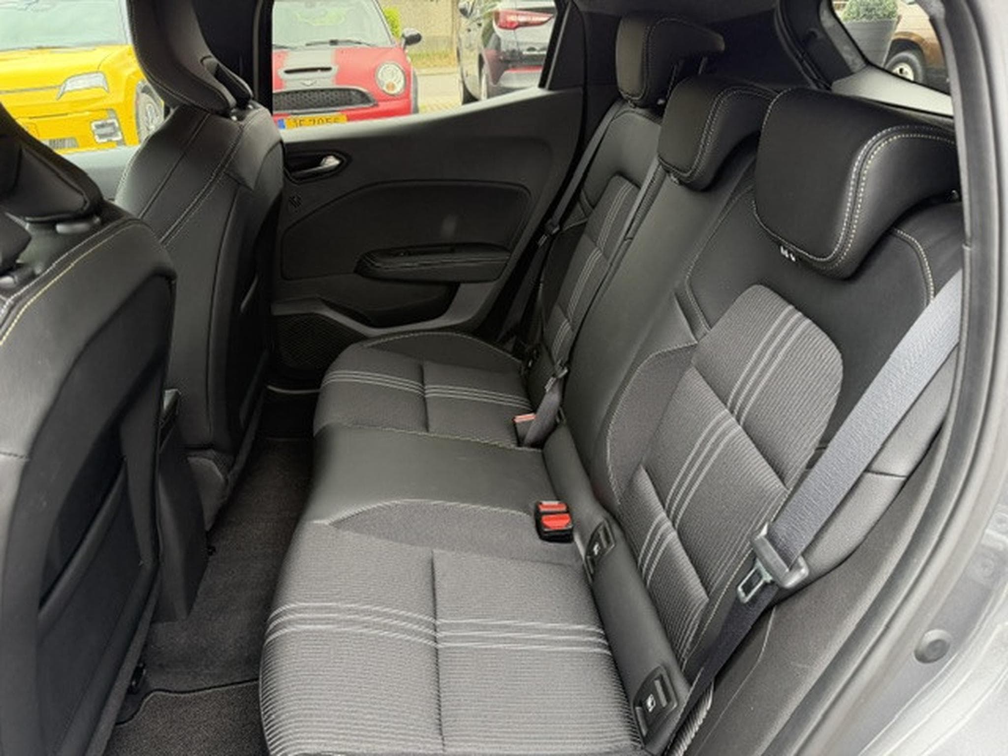 Renault Clio 1.6 E - TECH FULL HYBRIDE (2023) - Foto 4