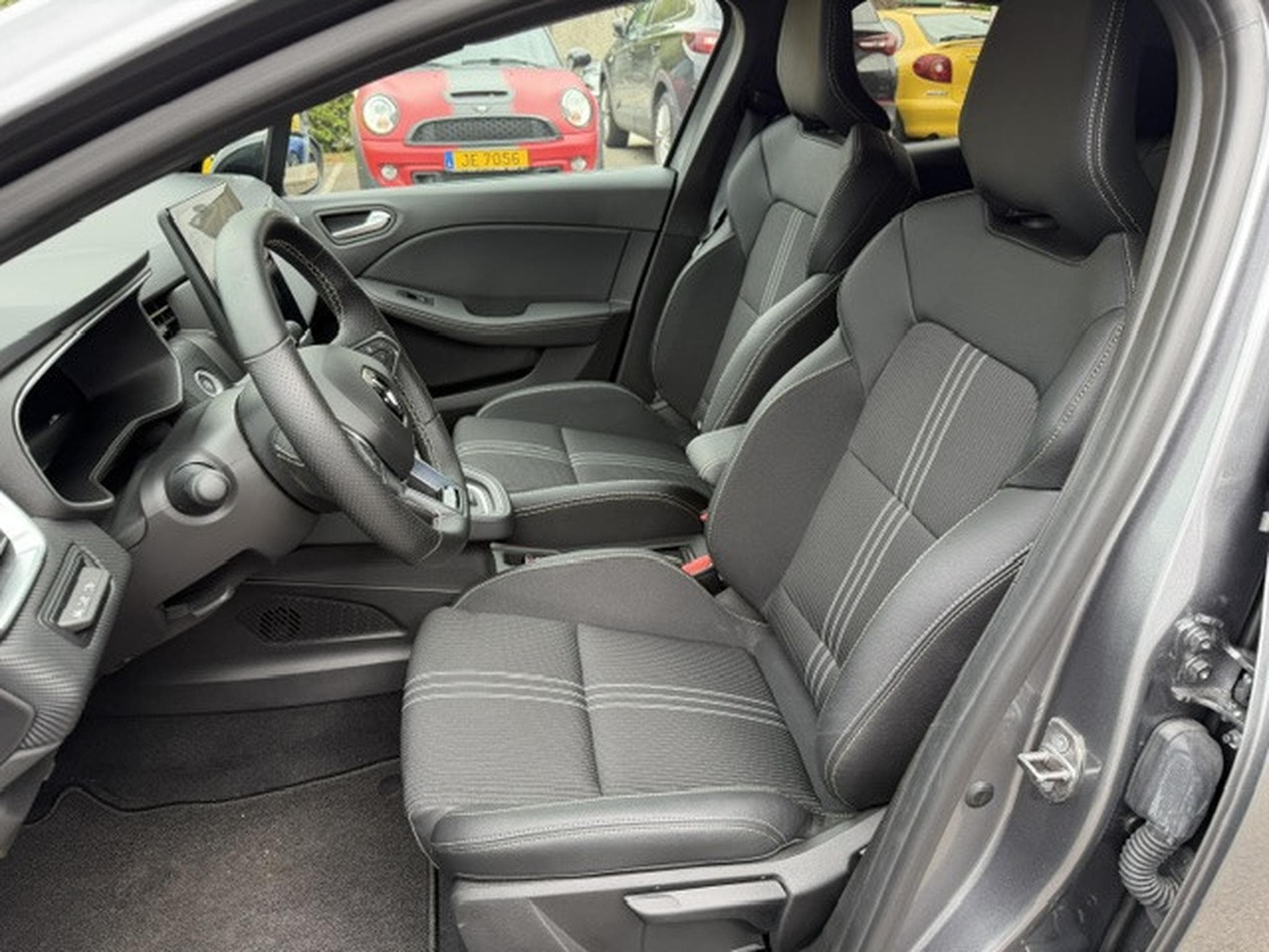 Renault Clio 1.6 E - TECH FULL HYBRIDE (2023) - Foto 6