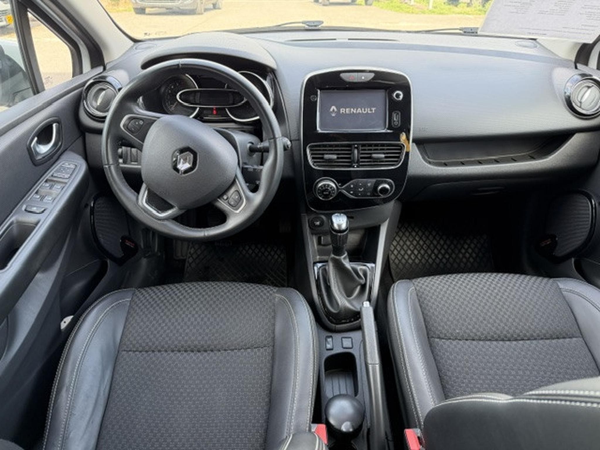 Renault Clio INTENS TCE 90 (2018) - Foto 6