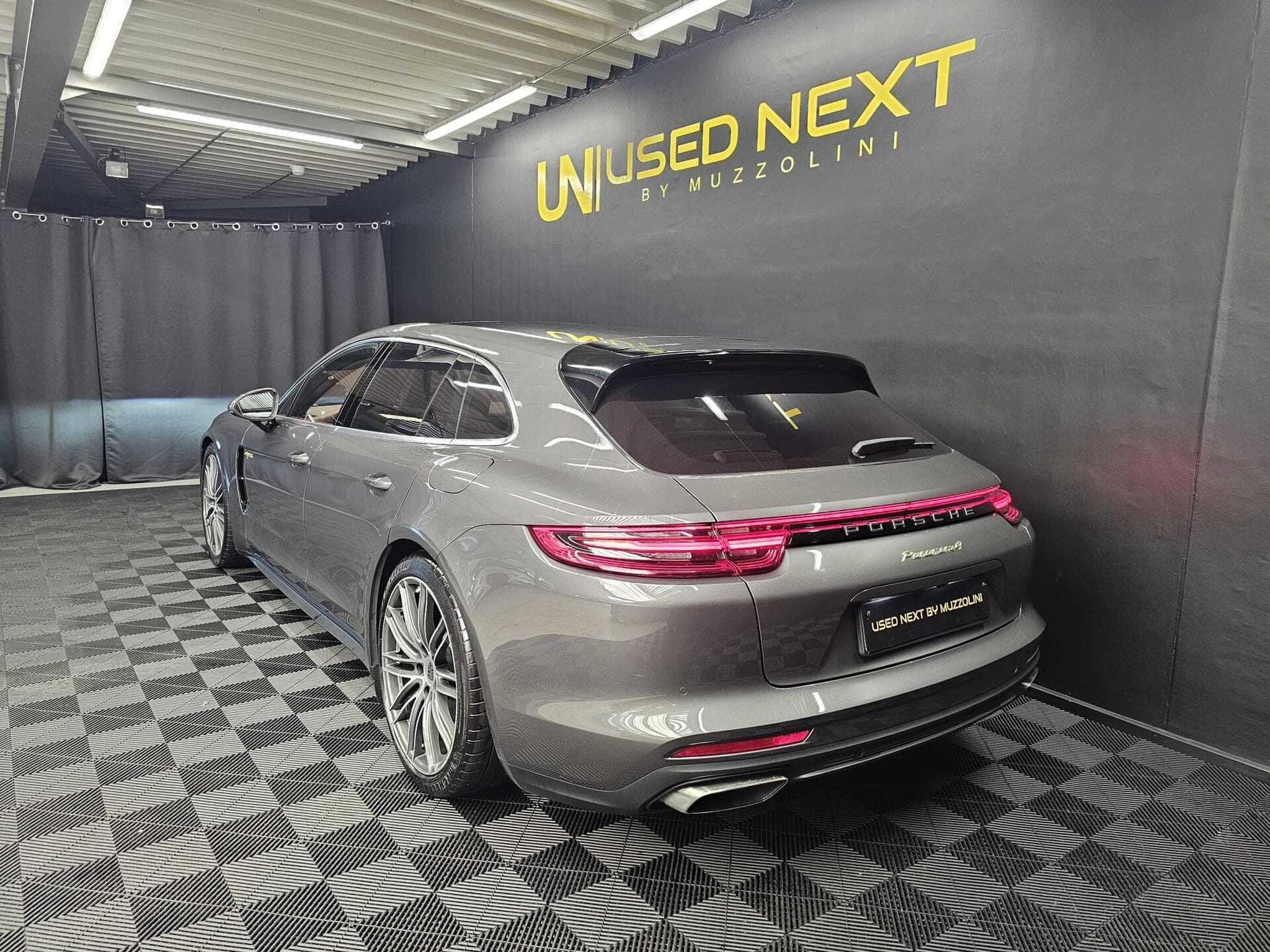 Porsche Panamera sport turismo e-hybride 462cv (2018) - Photo 5