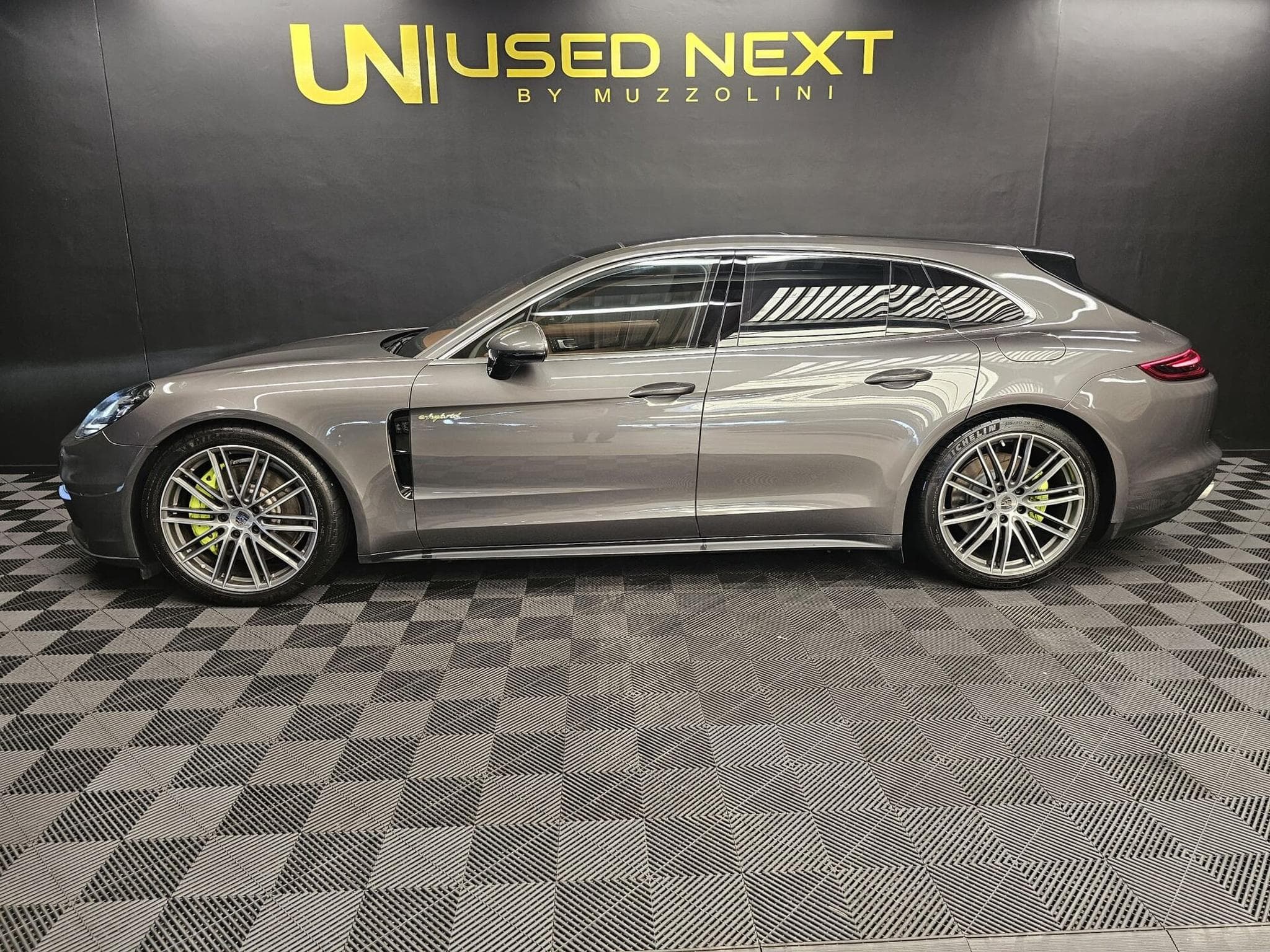 Porsche Panamera sport turismo e-hybride 462cv (2018) - Photo 6