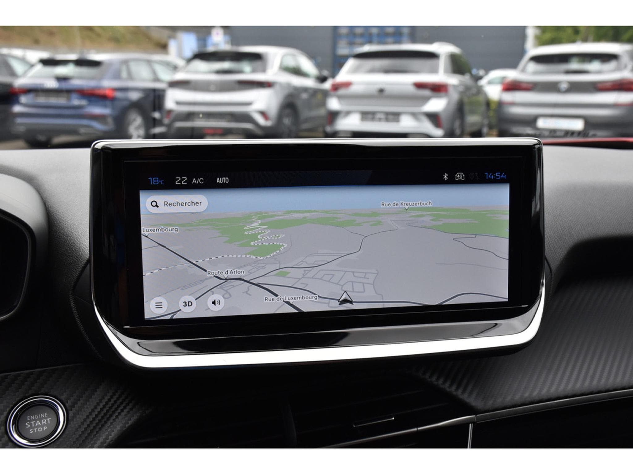 Peugeot 2008 1.2 Hybrid 145 Allure e-DCS6 ACC LANE SIDE GPS CAM360 1°MAIN (2025) - Photo 10