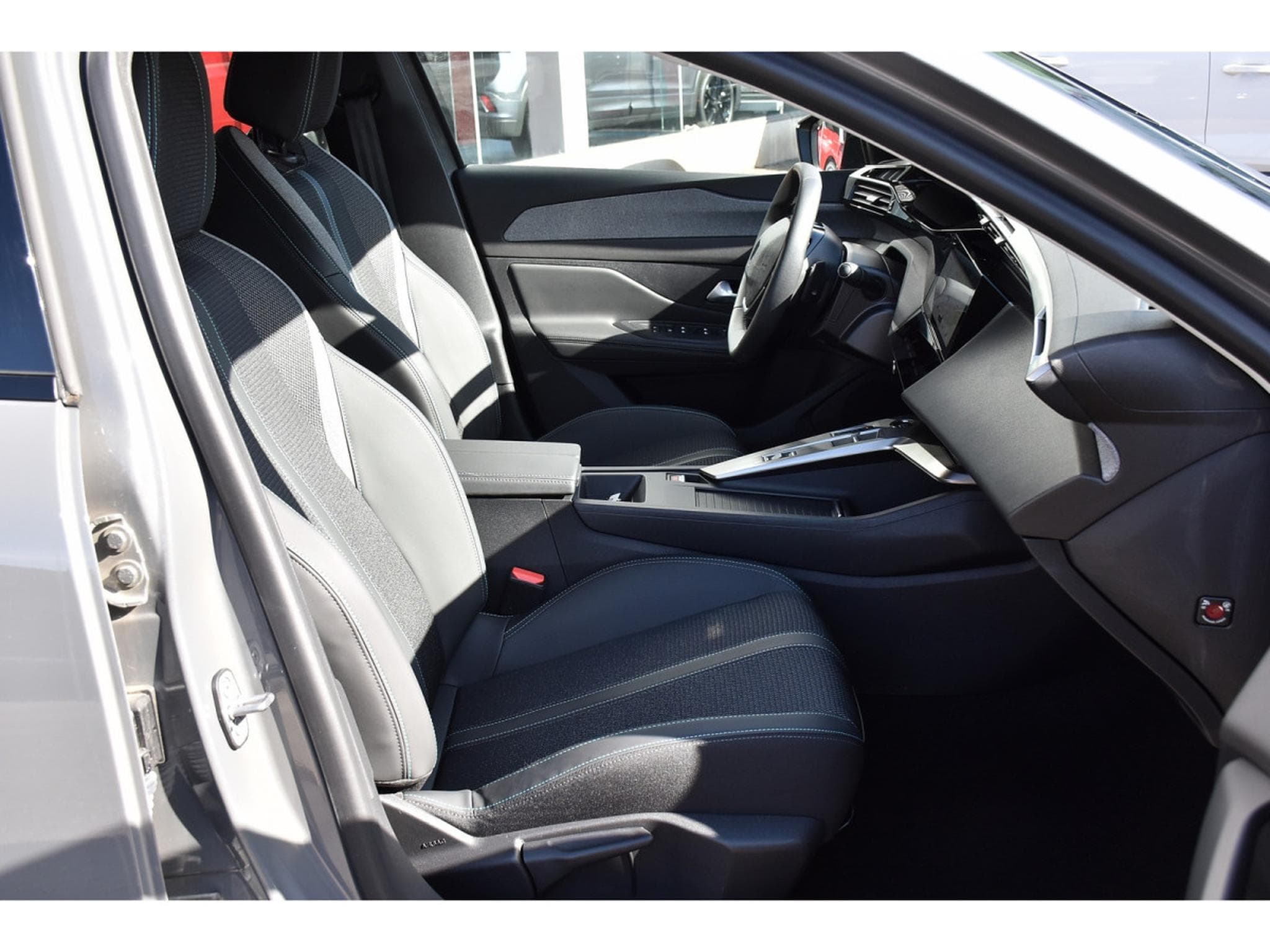 Peugeot 308 1.2 Hybrid 145 e-DCS6 Allure ACC CAM360 LANE 1° MAIN (2025) - Photo 7