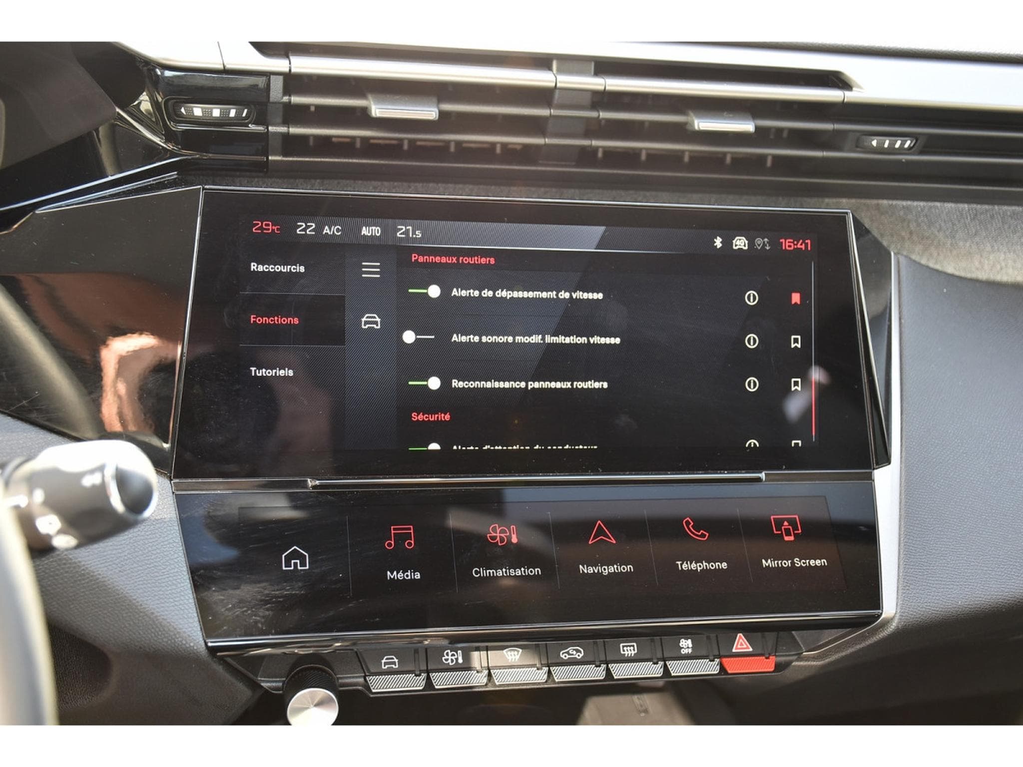 Peugeot 308 1.2 Hybrid 145 e-DCS6 Allure ACC CAM360 LANE 1° MAIN (2025) - Photo 16