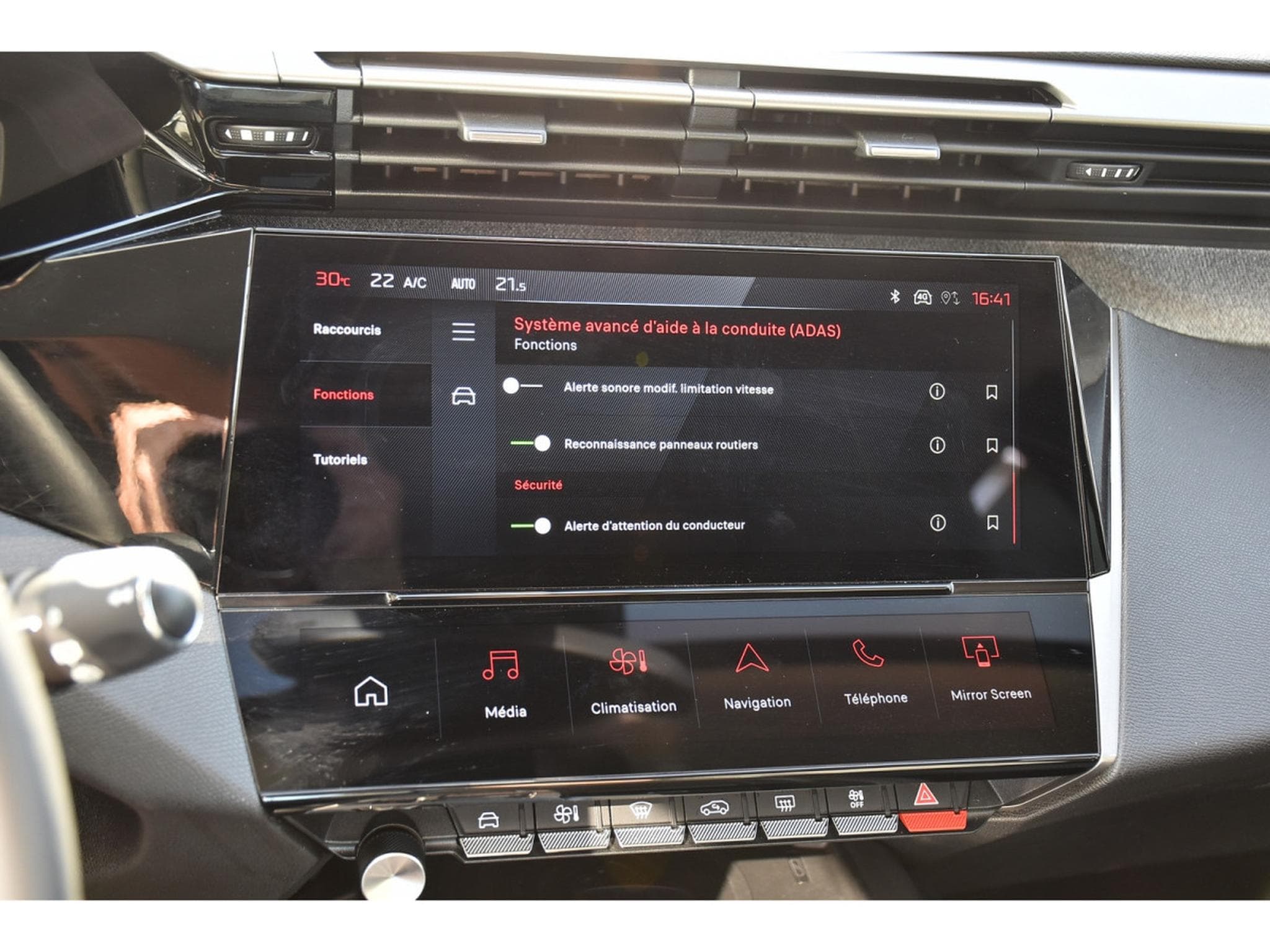 Peugeot 308 1.2 Hybrid 145 e-DCS6 Allure ACC CAM360 LANE 1° MAIN (2025) - Photo 17
