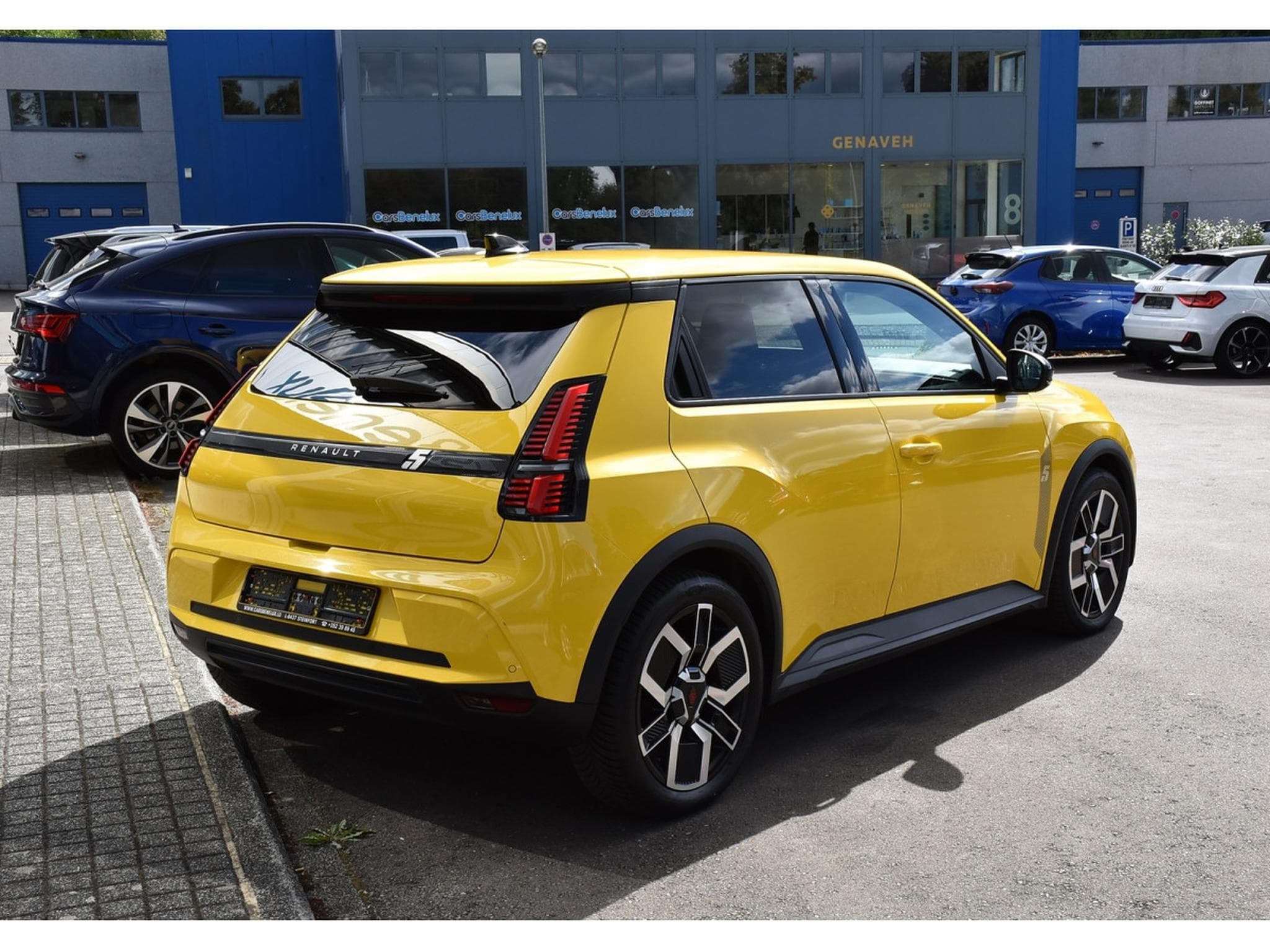 Renault R5 E-TECH 150cv Techno Comfort 52 kWh PACK HIVER 1° MAIN (2025) - Photo 4