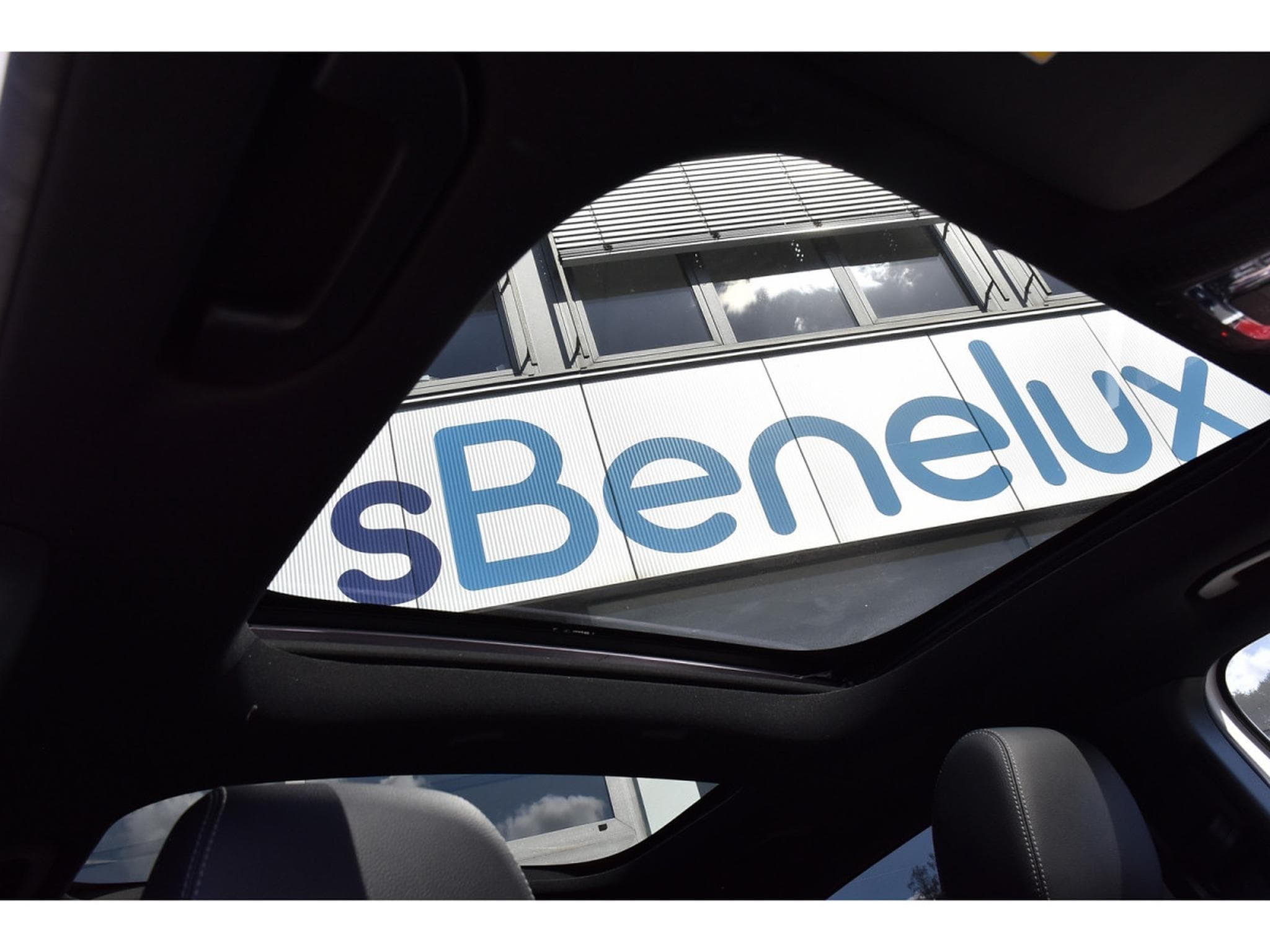 Mercedes GLA 200 Progressive 7G-Tronic PANO GPS CAM LANE (2020) - Photo 9