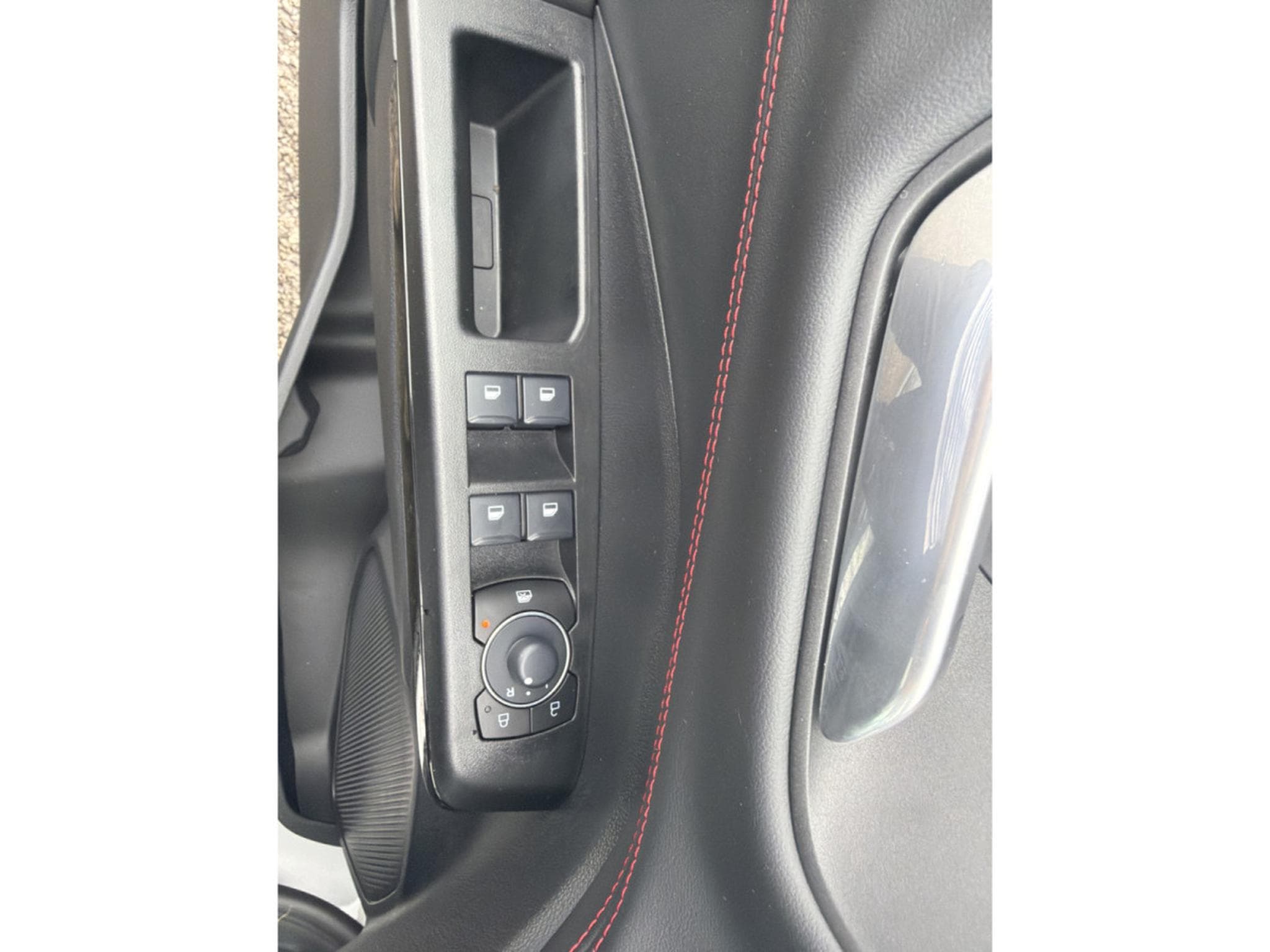 Ford Puma ST-LINE 1.0i EcoBoost MHEV 125CV AUTO7 (2026) - Photo 11