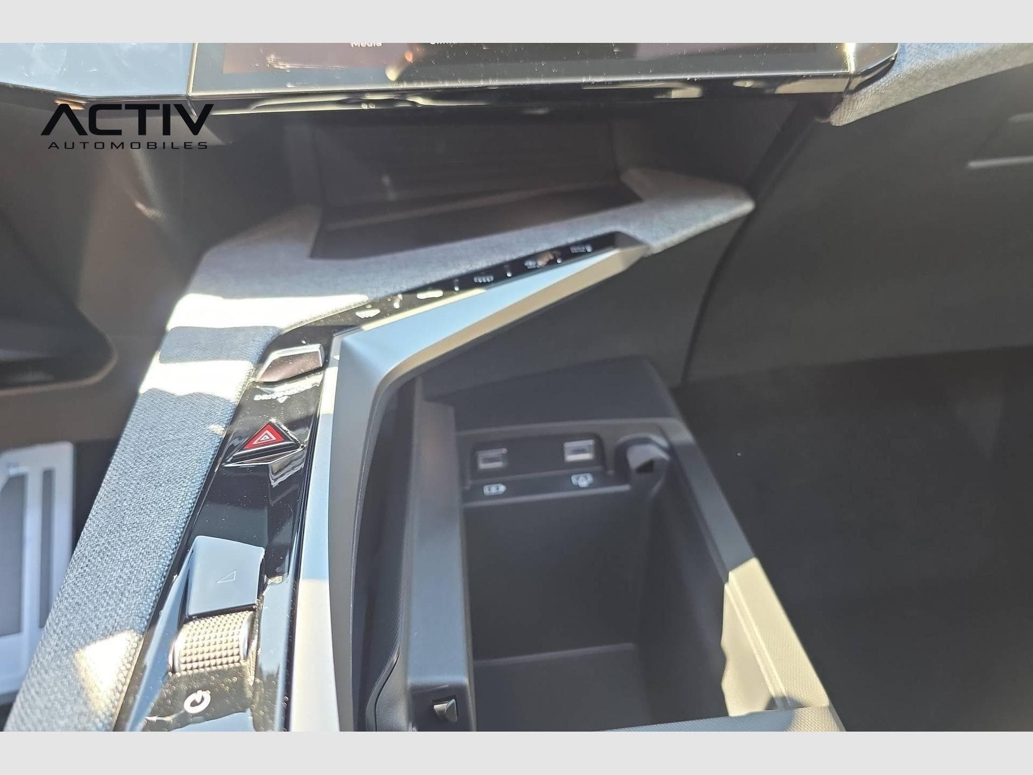 Peugeot 5008 Hybrid 145 e-DCS6 GT (2026) - Photo 19