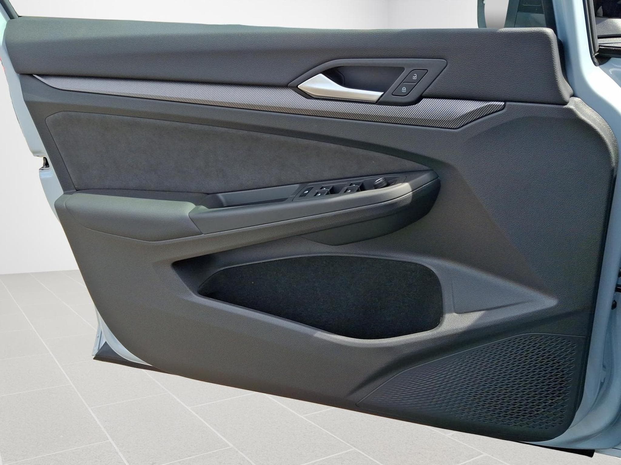 VW Golf R-Line (2026) - Photo 16