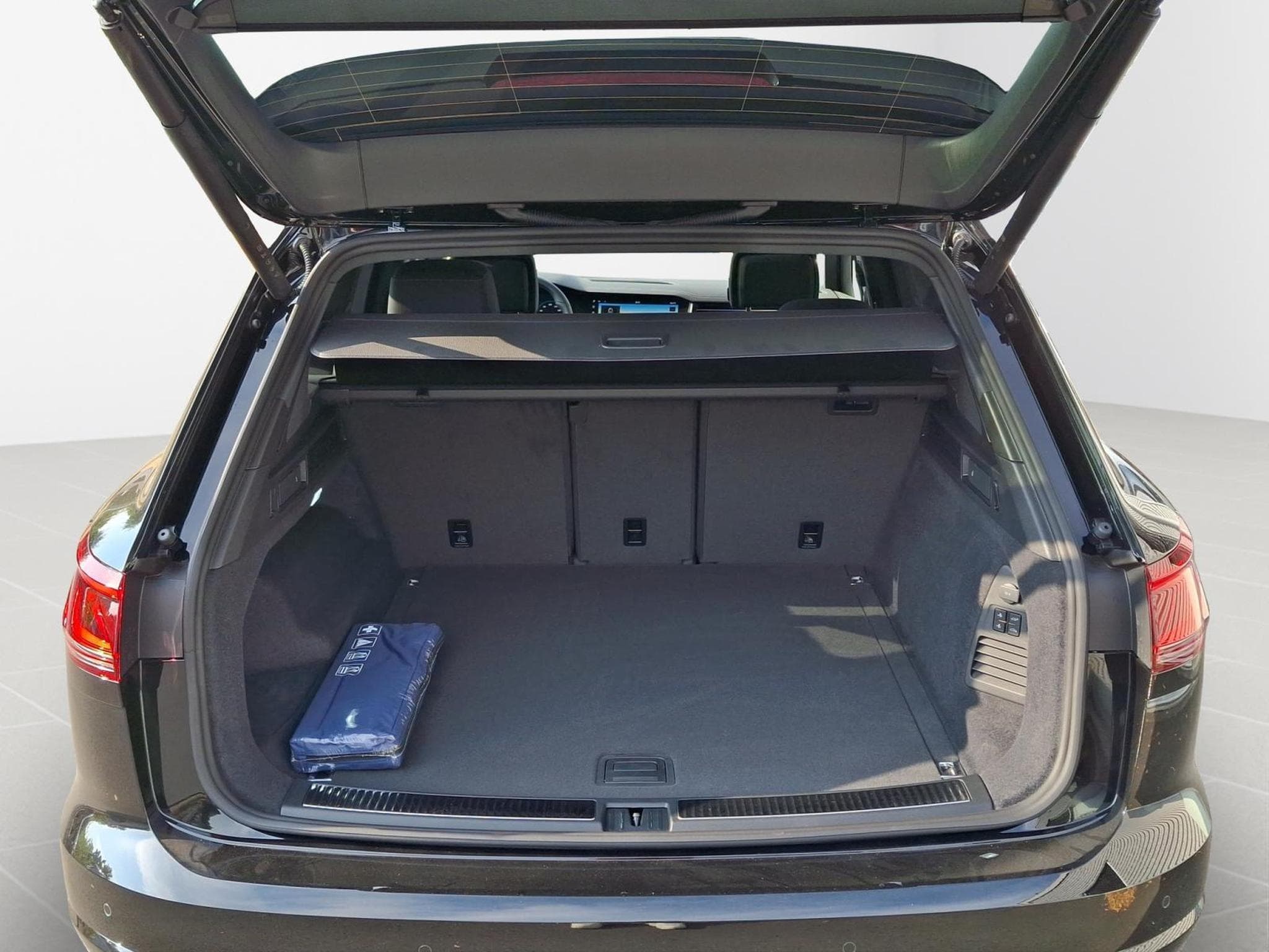 VW Touareg R-Line (2026) - Photo 19