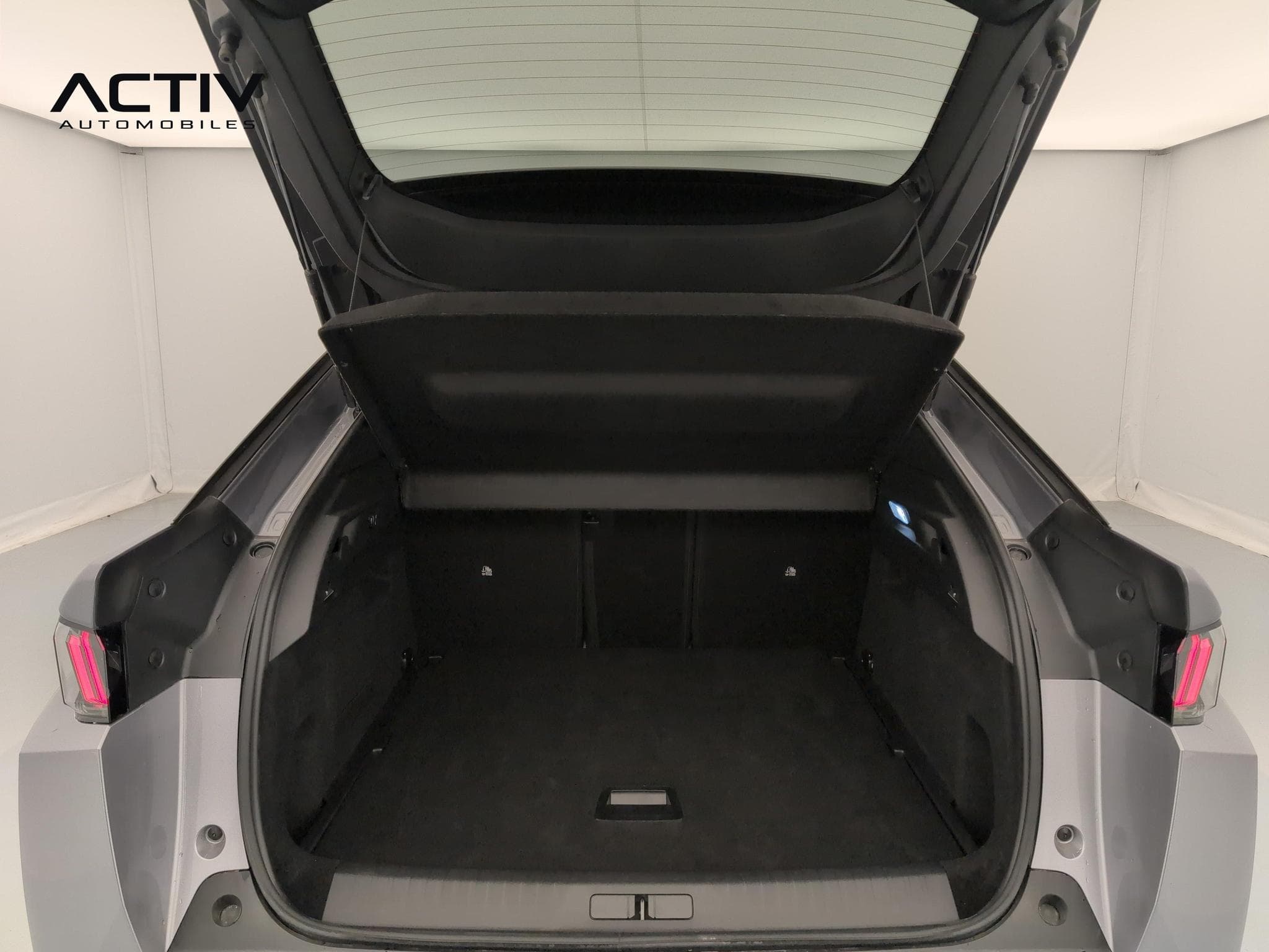 Peugeot 3008 Hybrid 145 e-DCS6 Allure (2025) - Photo 11