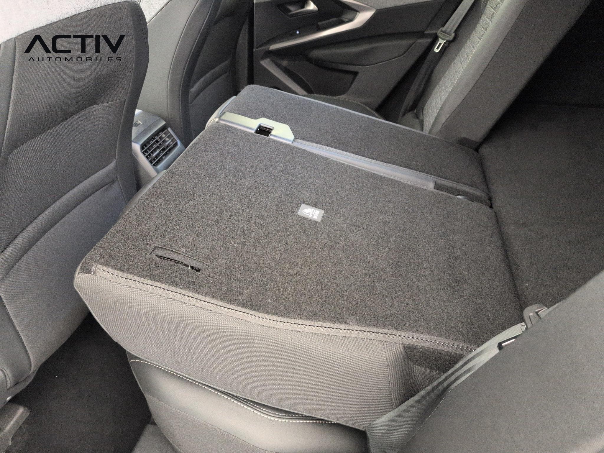 Peugeot 3008 Hybrid 145 e-DCS6 Allure (2025) - Photo 12