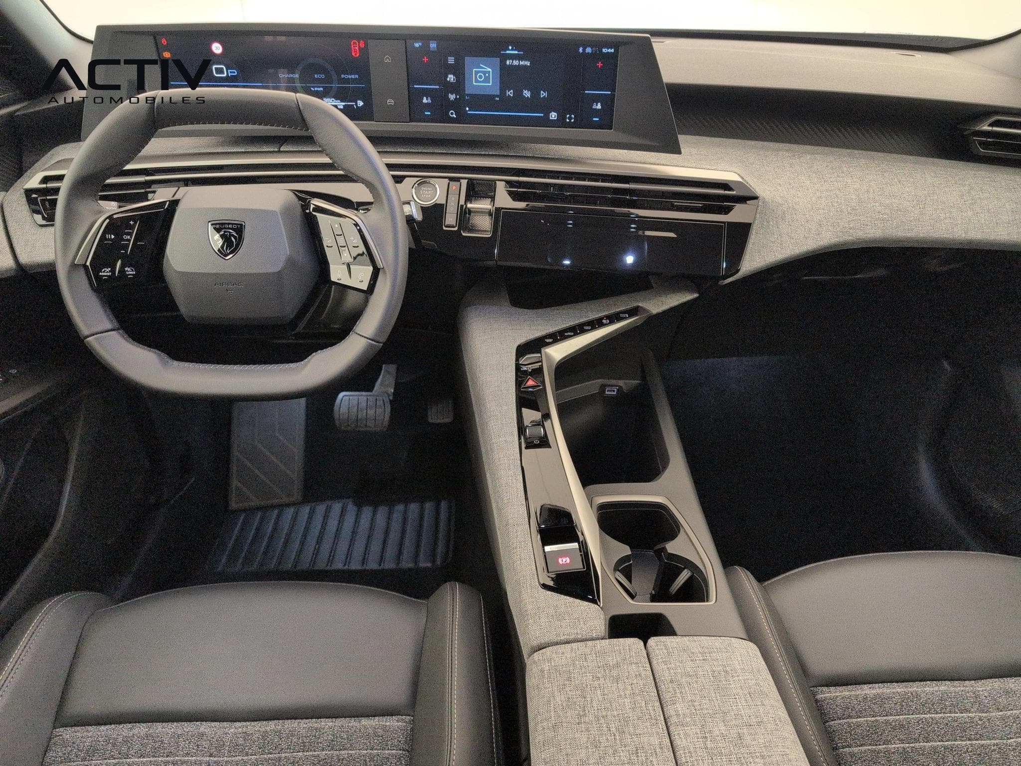 Peugeot 3008 Hybrid 145 e-DCS6 Allure (2025) - Photo 14