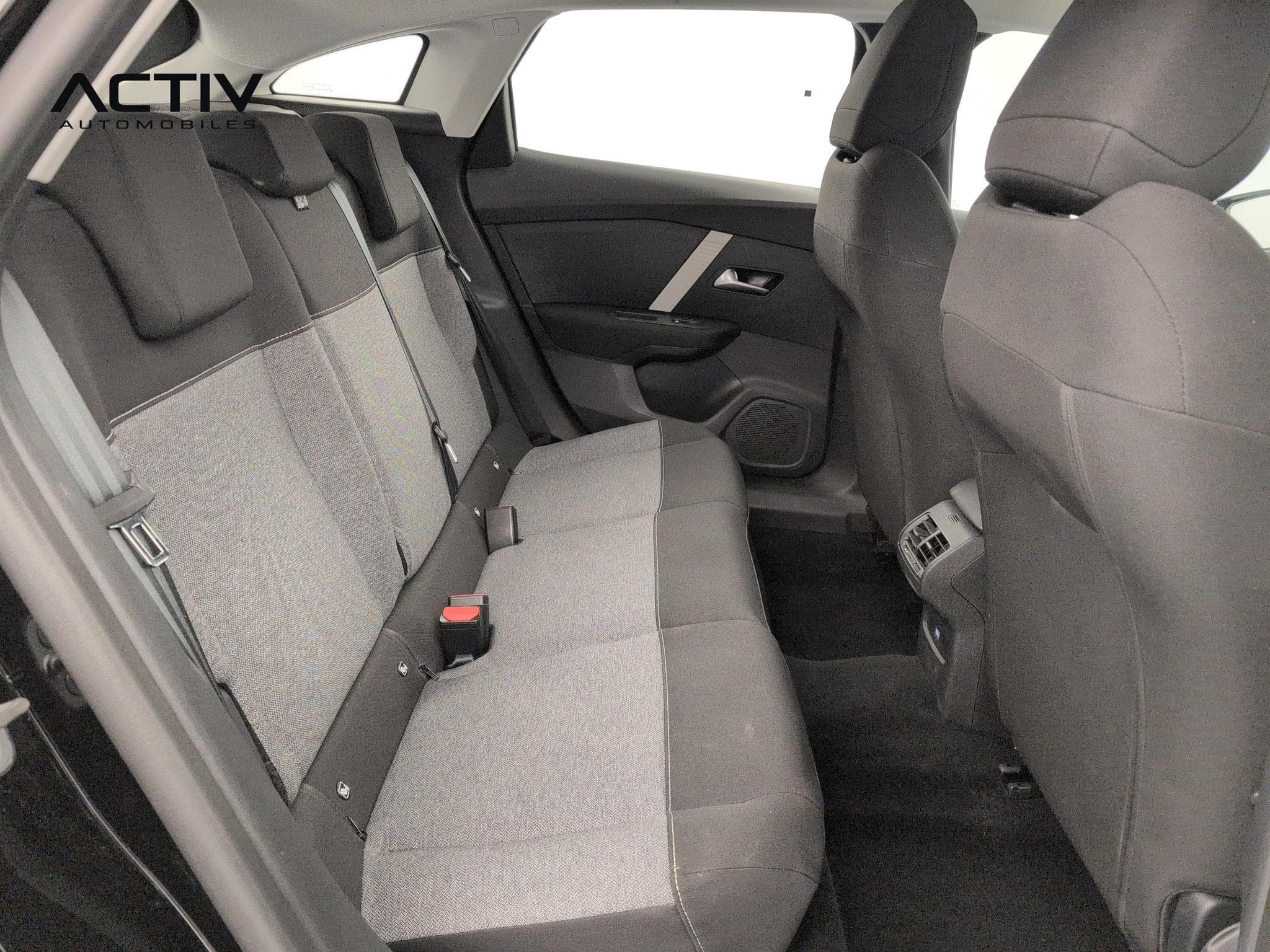 Citroën C4 Hybride 110 ch e-DCS6 You (2025) - Photo 10