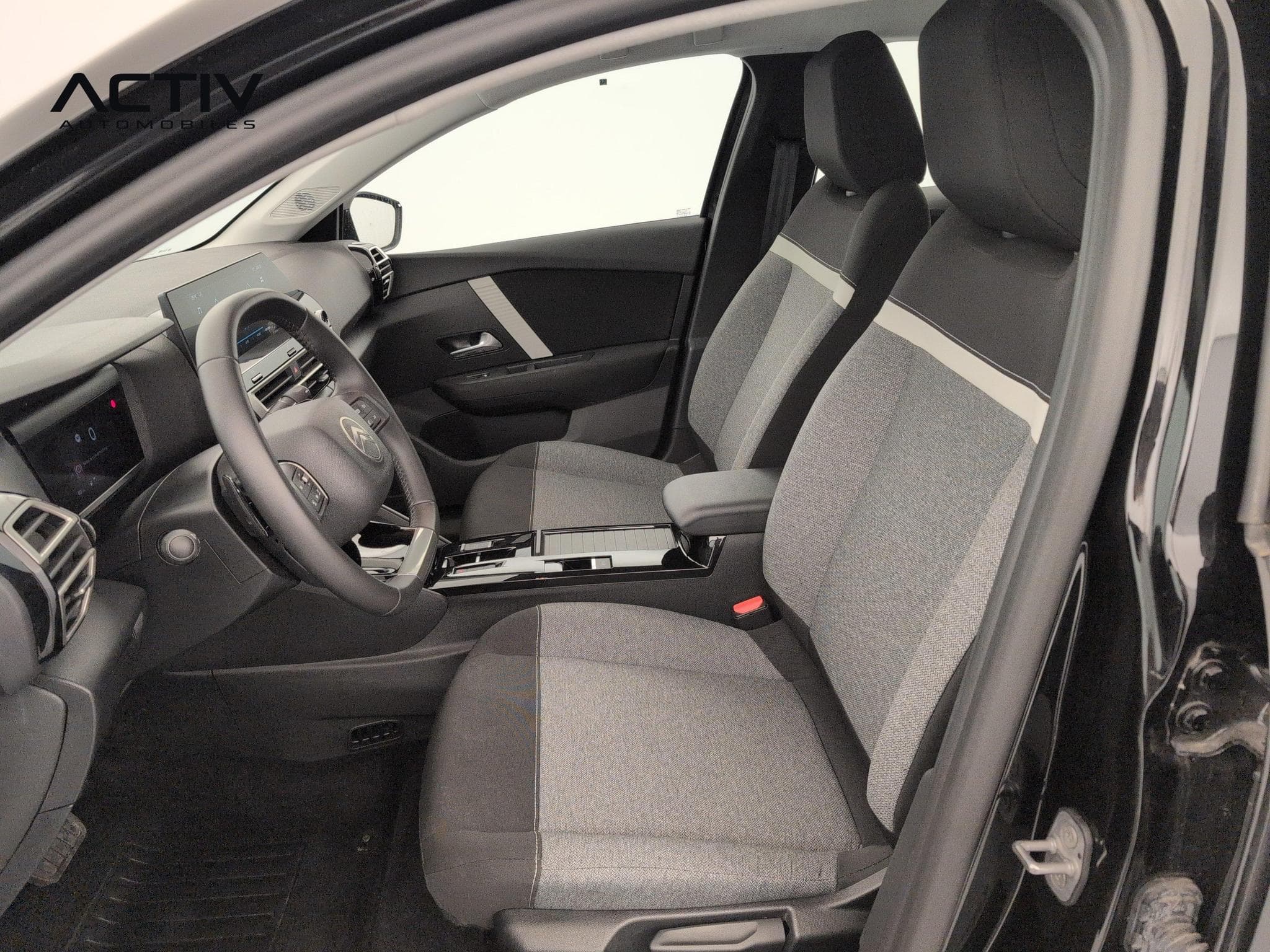 Citroën C4 Hybride 110 ch e-DCS6 You (2025) - Photo 16