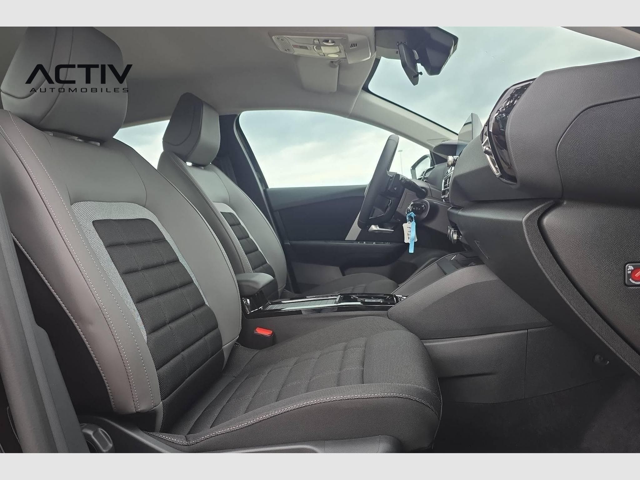Citroën C4 PureTech 130 EAT8 Plus (2025) - Photo 9