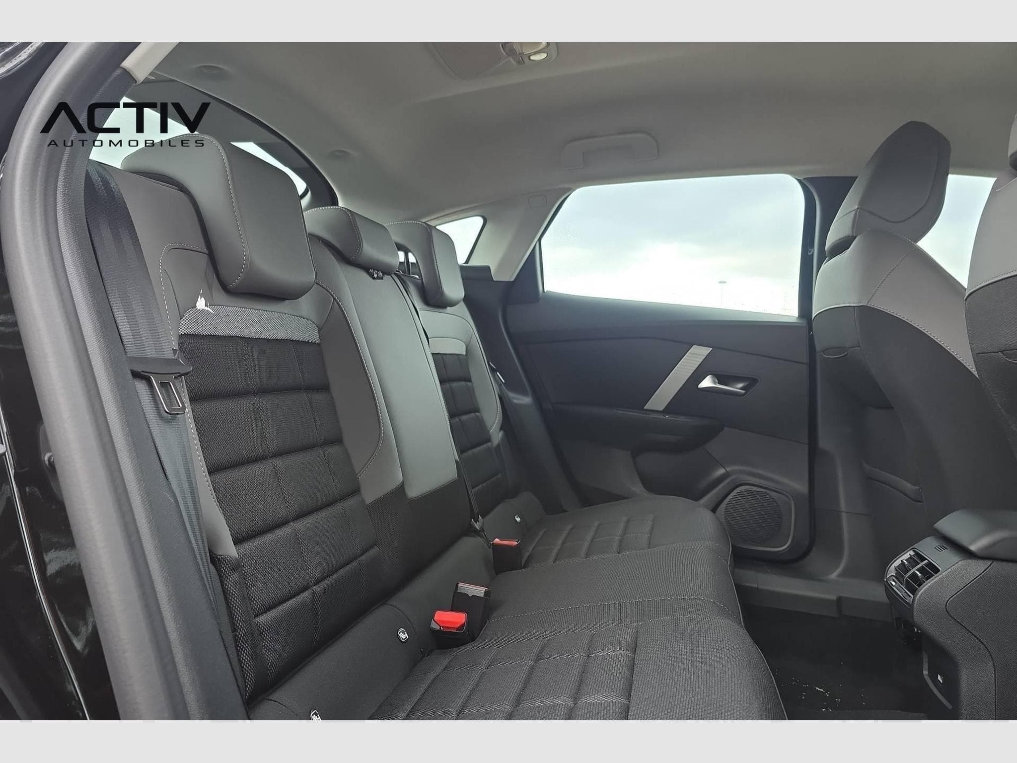 Citroën C4 PureTech 130 EAT8 Plus (2025) - Photo 10