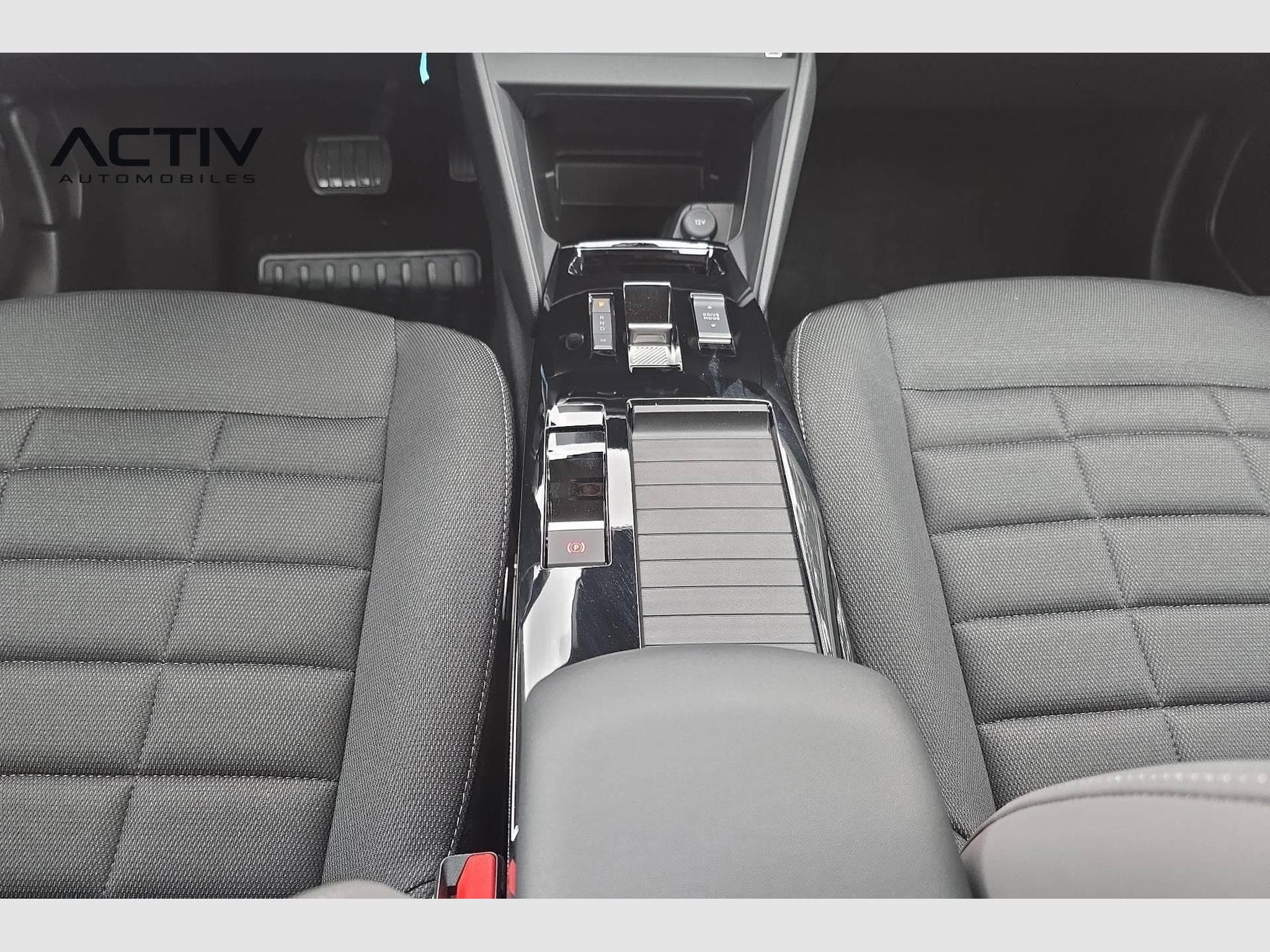 Citroën C4 PureTech 130 EAT8 Plus (2025) - Photo 17