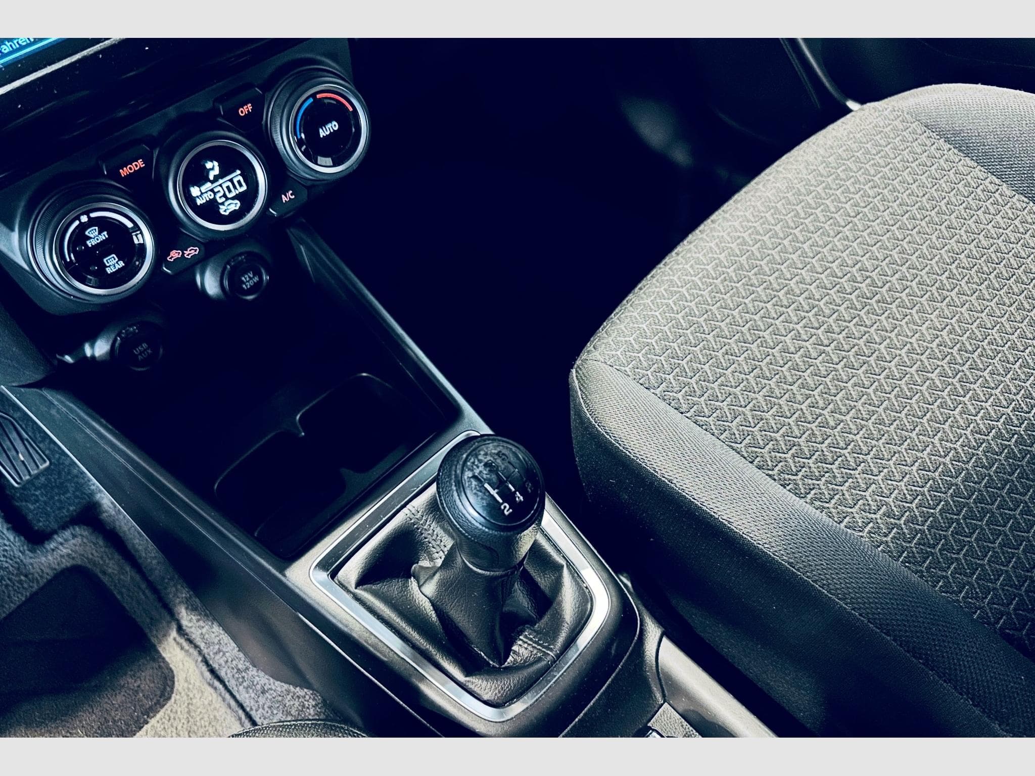 Suzuki Swift SWIFT COMFORT DUALJET MILD-HYBRID (2019) - Photo 10