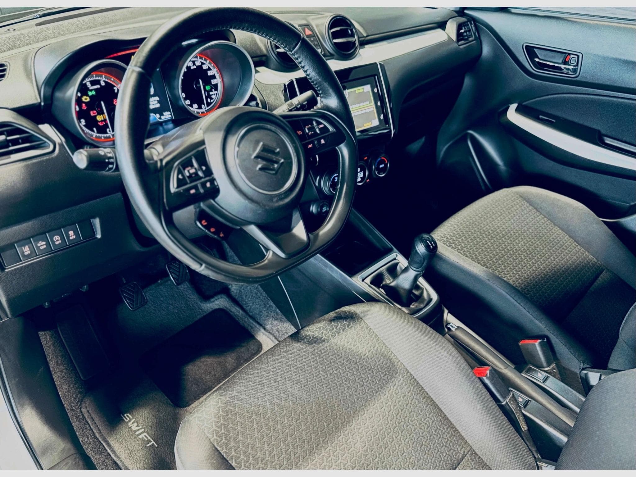 Suzuki Swift SWIFT COMFORT DUALJET MILD-HYBRID (2019) - Photo 8