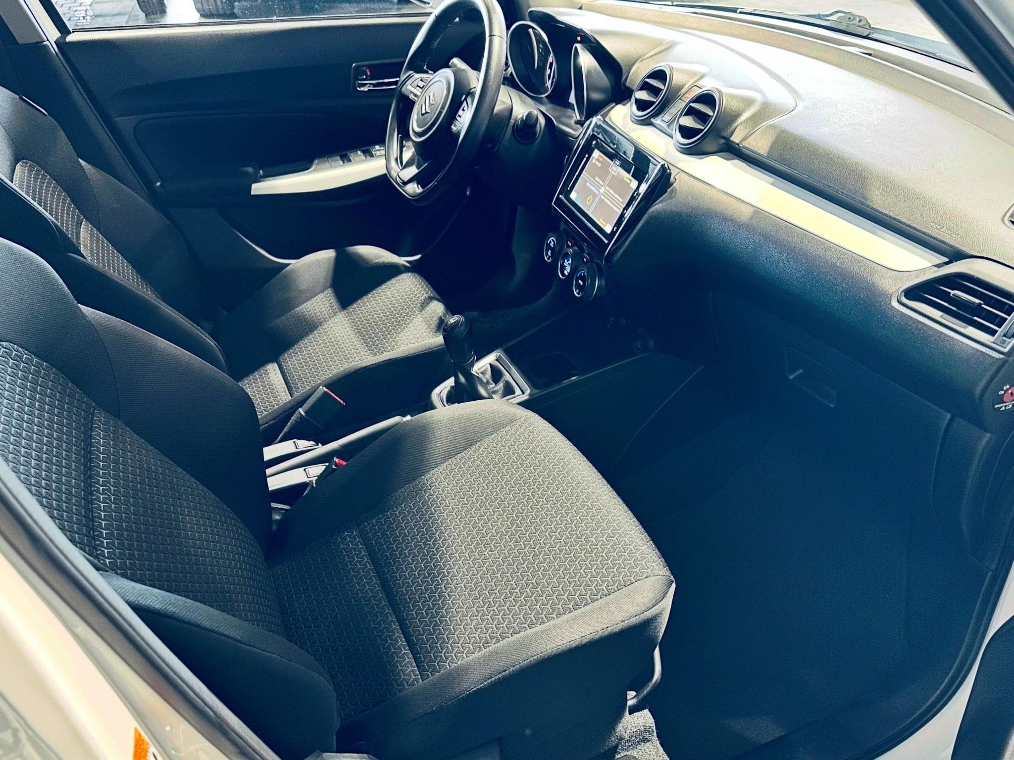 Suzuki Swift SWIFT COMFORT DUALJET MILD-HYBRID (2019) - Photo 13