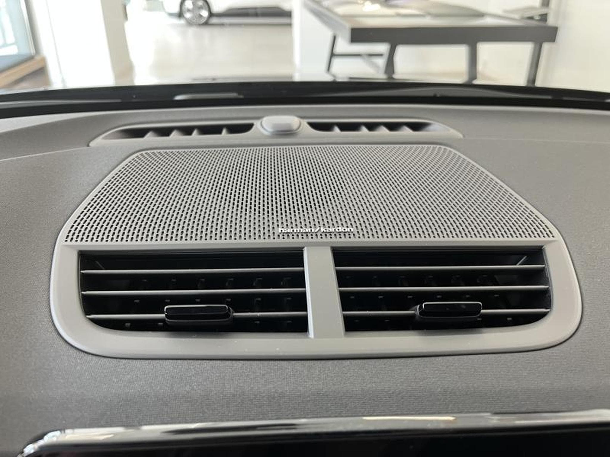 Polestar 2 Long Range (2026) - Photo 21