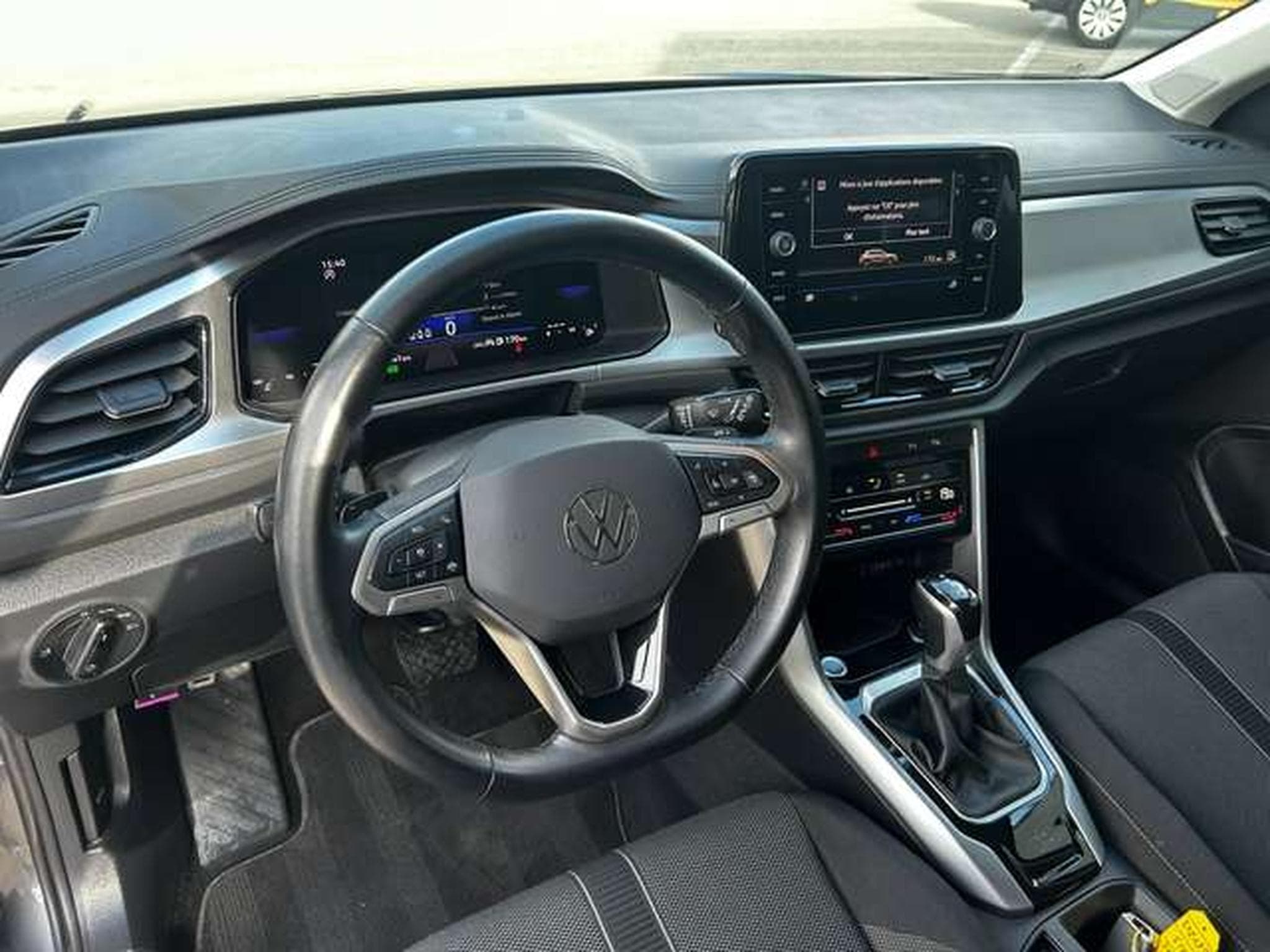 VW T-Roc 2.0 TDi 150 CV DSG7 LIFE (2025) - Photo 4