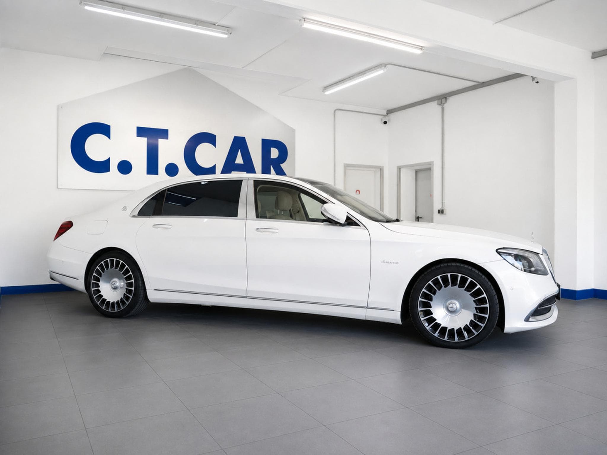 Maybach S560 Limousine 4Matic-PANO/BURMESTER/MASSAGE/DVD/Voll (2018) - Photo 3
