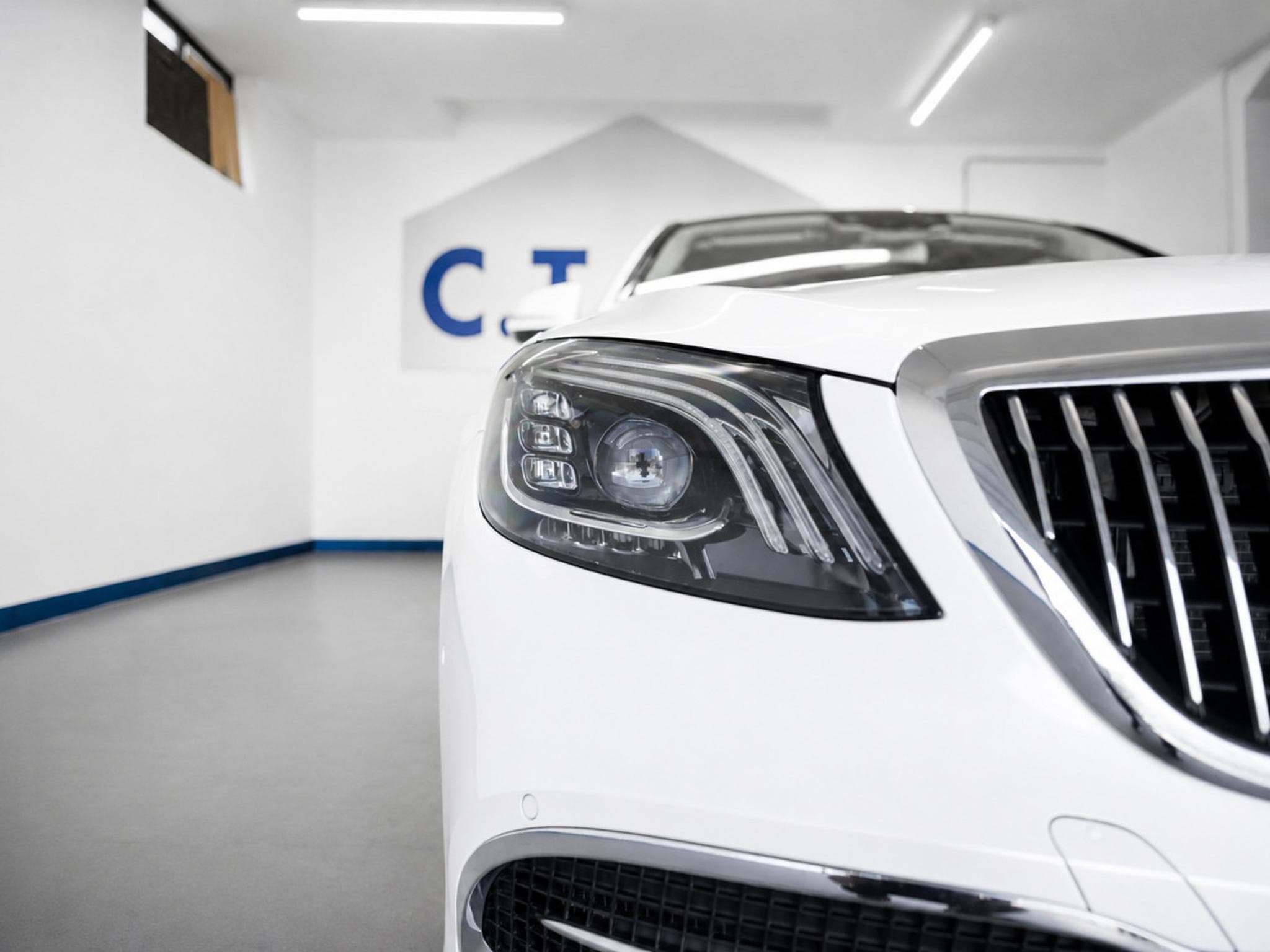 Maybach S560 Limousine 4Matic-PANO/BURMESTER/MASSAGE/DVD/Voll (2018) - Photo 10