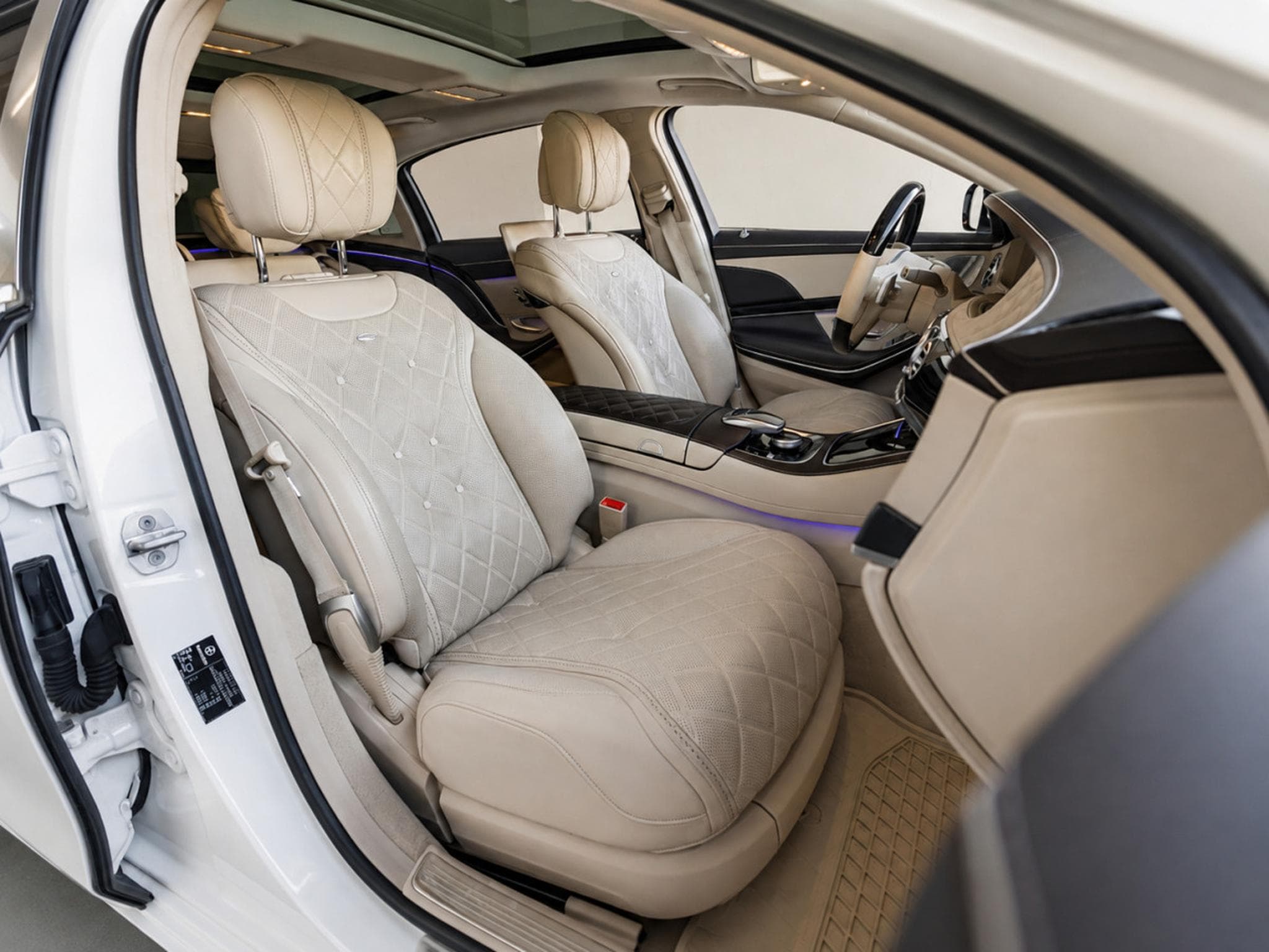 Maybach S560 Limousine 4Matic-PANO/BURMESTER/MASSAGE/DVD/Voll (2018) - Photo 14