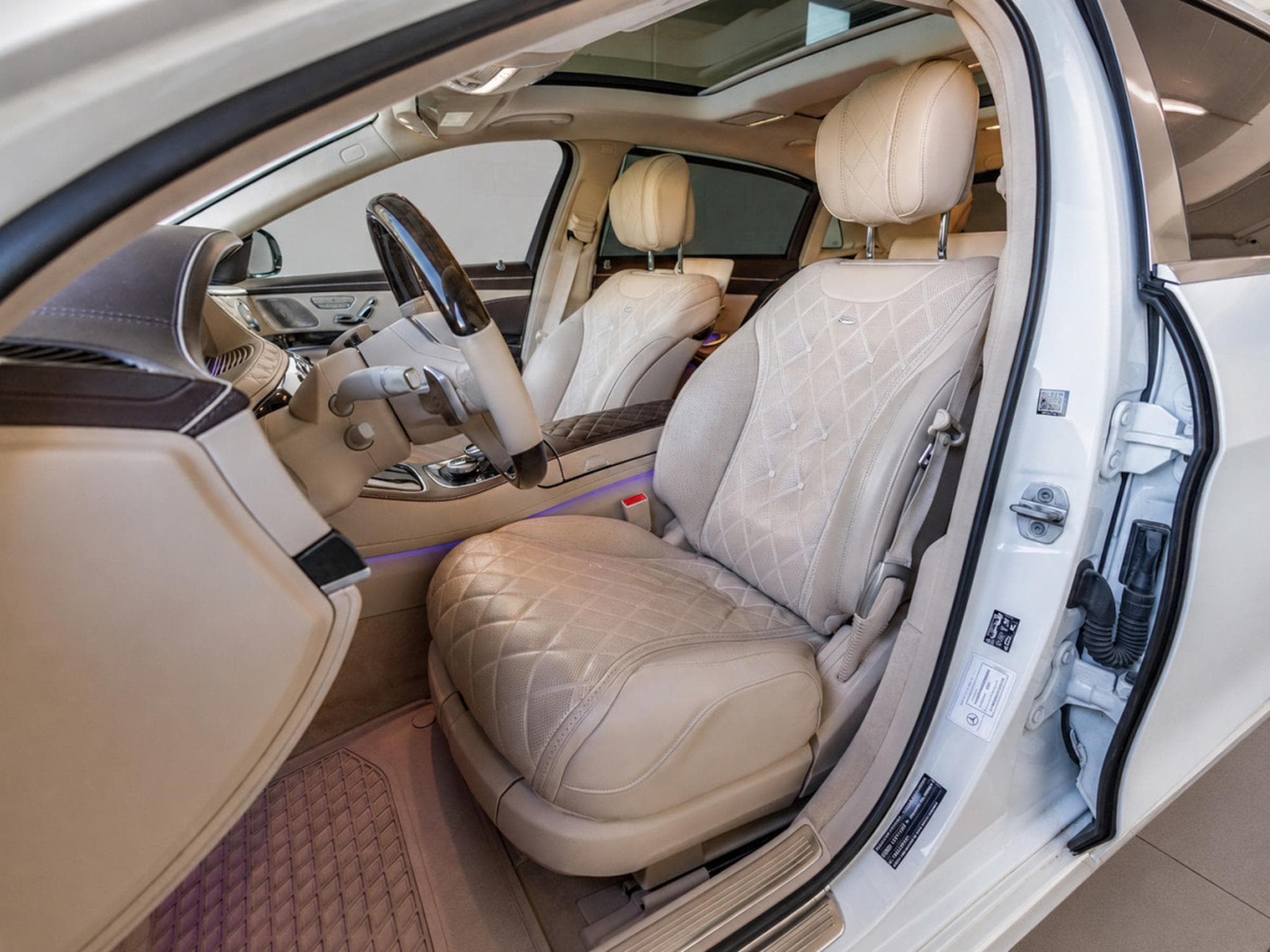 Maybach S560 Limousine 4Matic-PANO/BURMESTER/MASSAGE/DVD/Voll (2018) - Photo 13