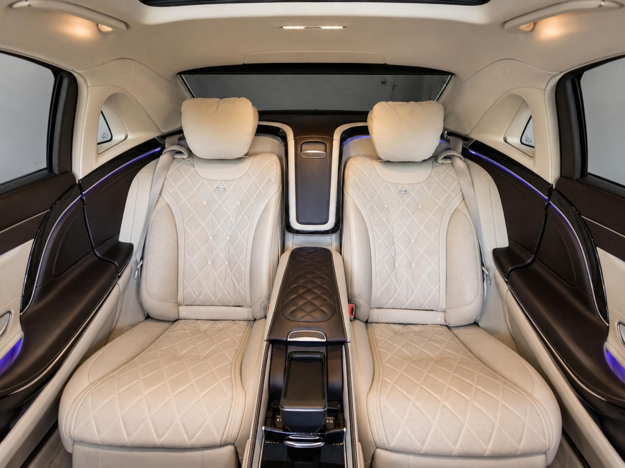 Maybach S560 Limousine 4Matic-PANO/BURMESTER/MASSAGE/DVD/Voll (2018) - Photo 15