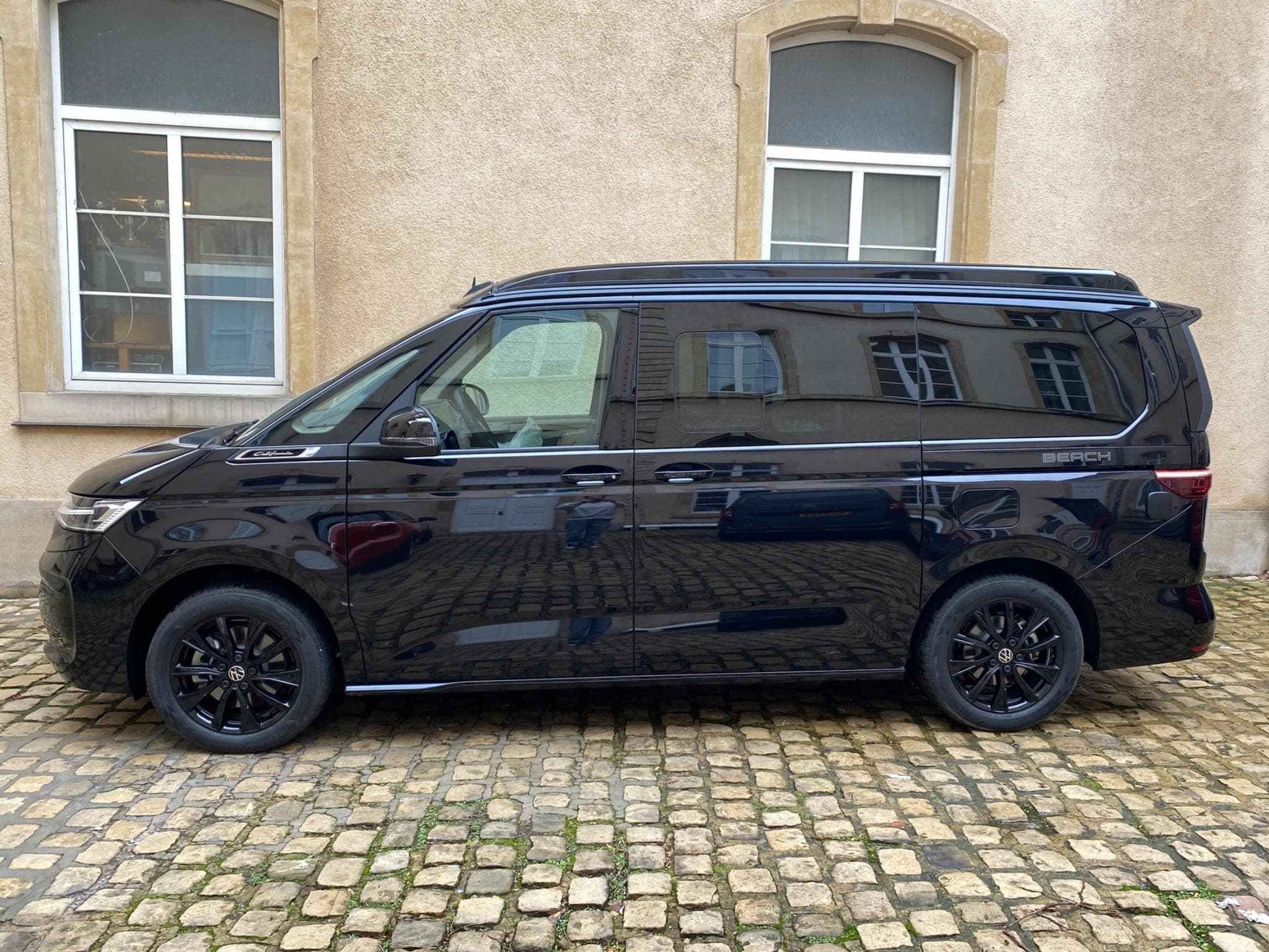 VW T7 California Beach Tour (2026) - Photo 2
