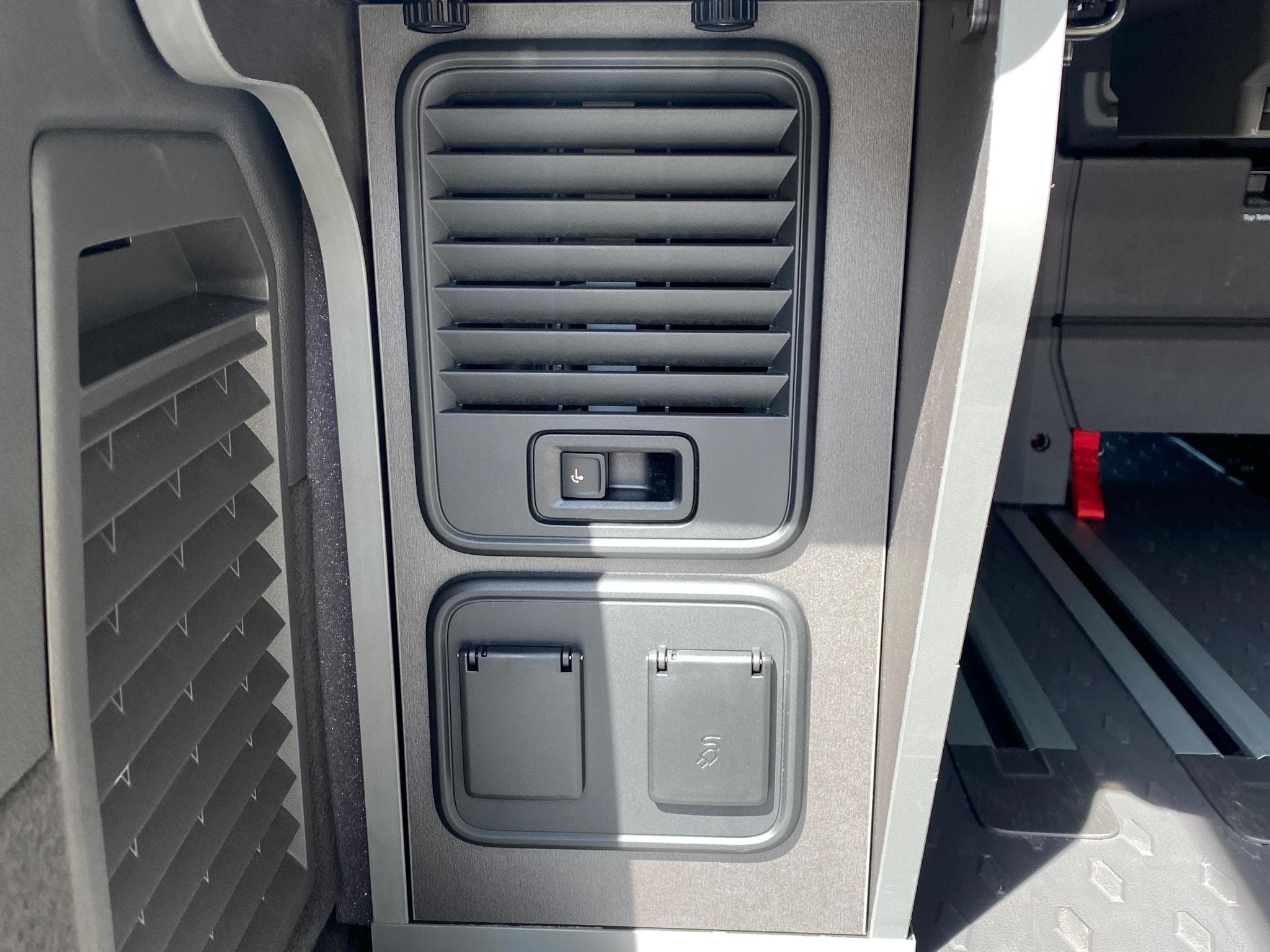 VW T7 California Beach Tour (2026) - Photo 8