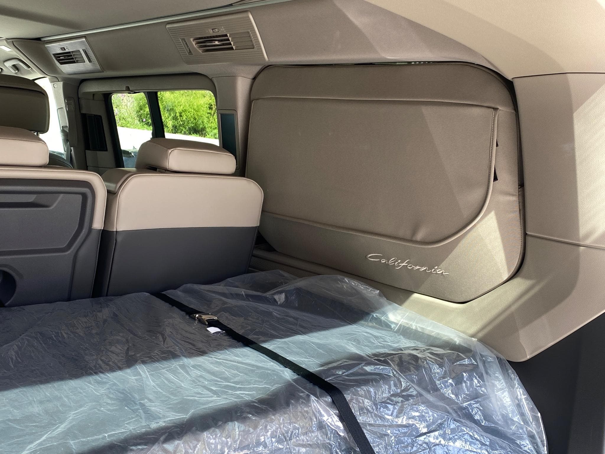 VW T7 California Beach Tour (2026) - Photo 9