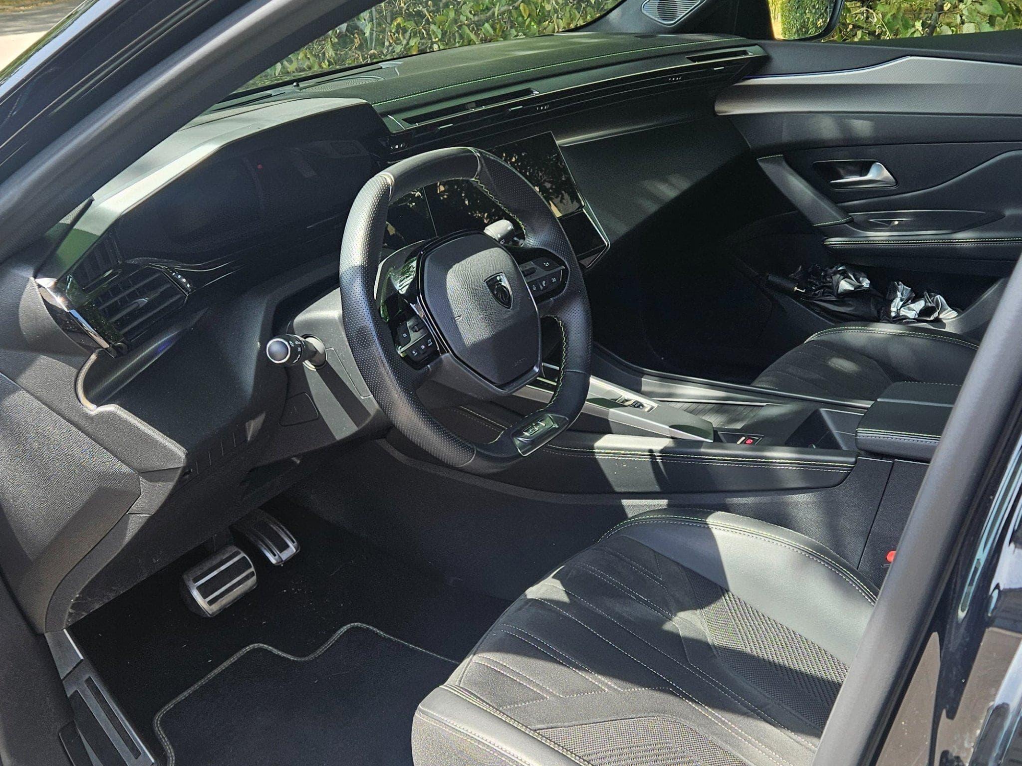 Peugeot 308 GT line (2023) - Photo 9