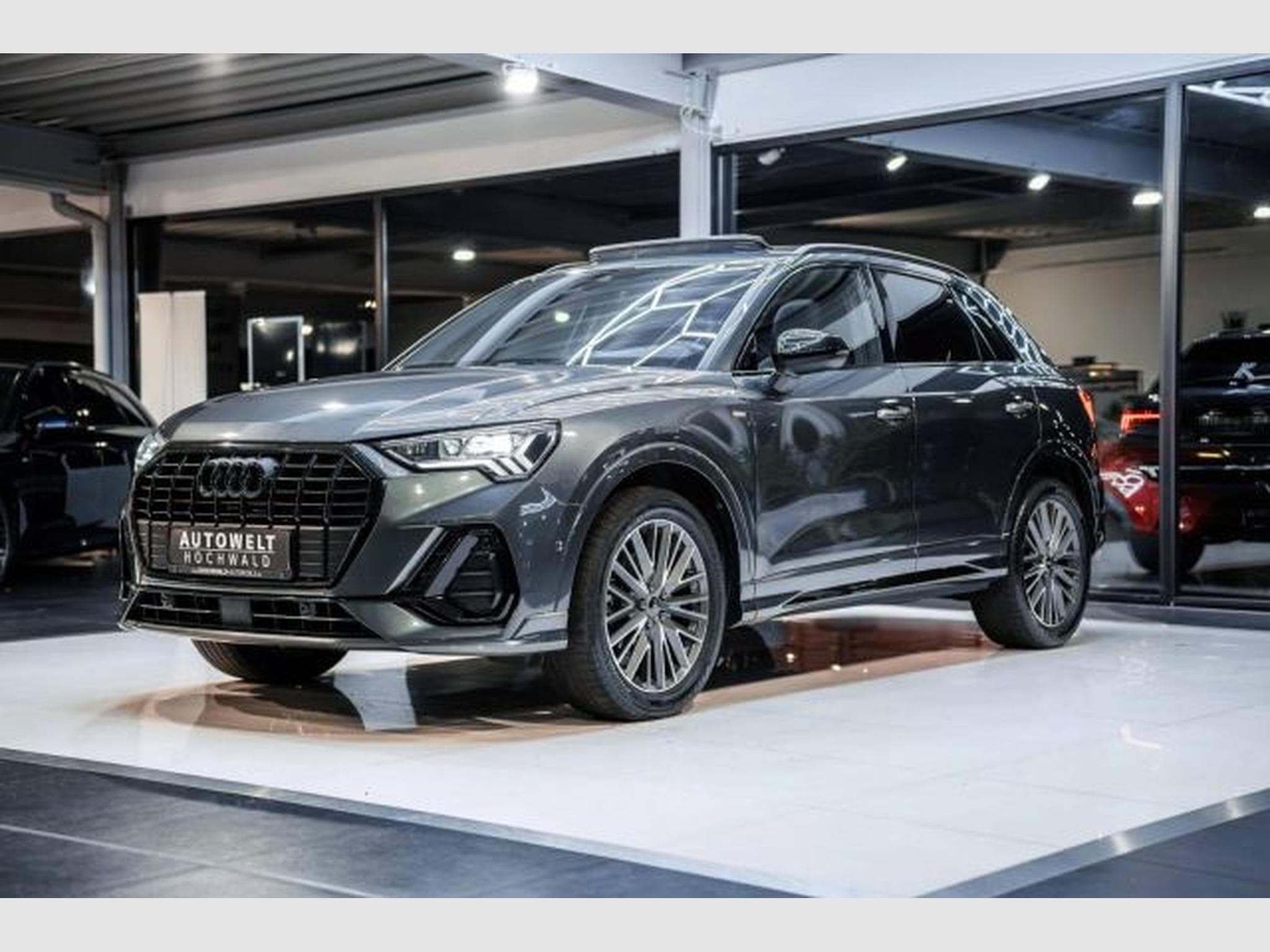 Audi Q3 Q3 2.0 TDI S-tr 2x S-Line NAVI LED PANO RFK AHK (2023) - Foto 4
