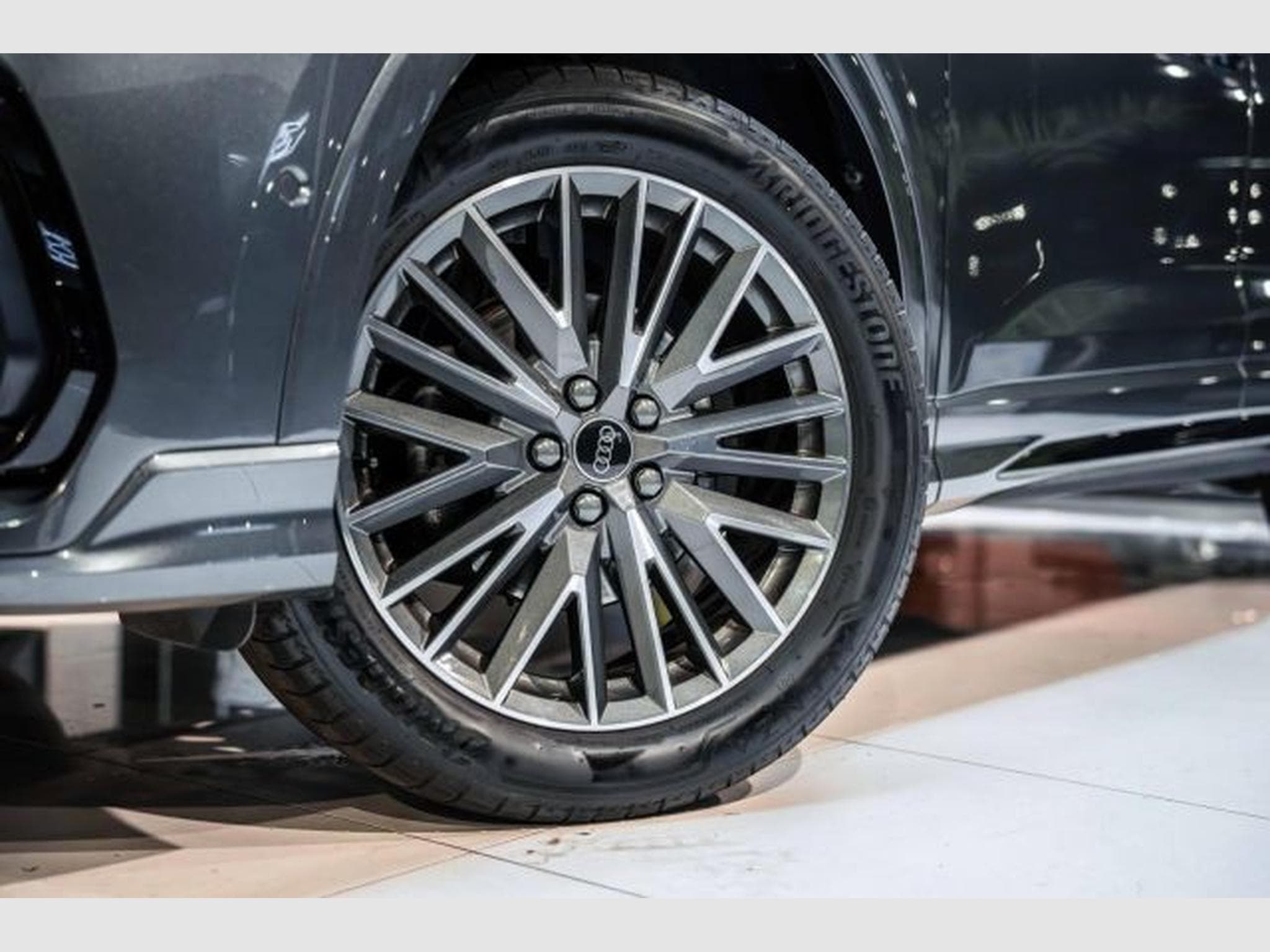 Audi Q3 Q3 2.0 TDI S-tr 2x S-Line NAVI LED PANO RFK AHK (2023) - Foto 3